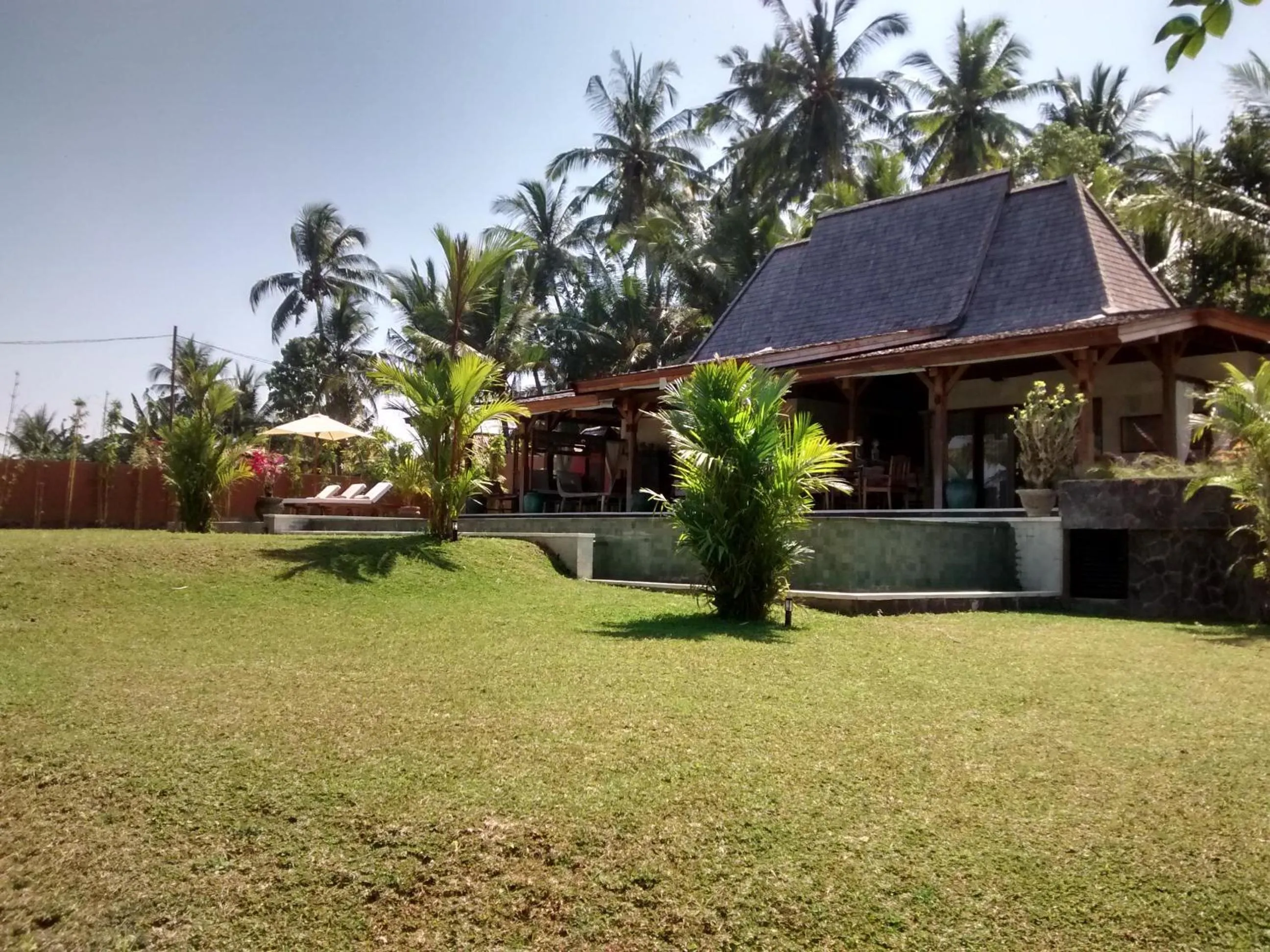 Facade/entrance in Villa Taman Kanti