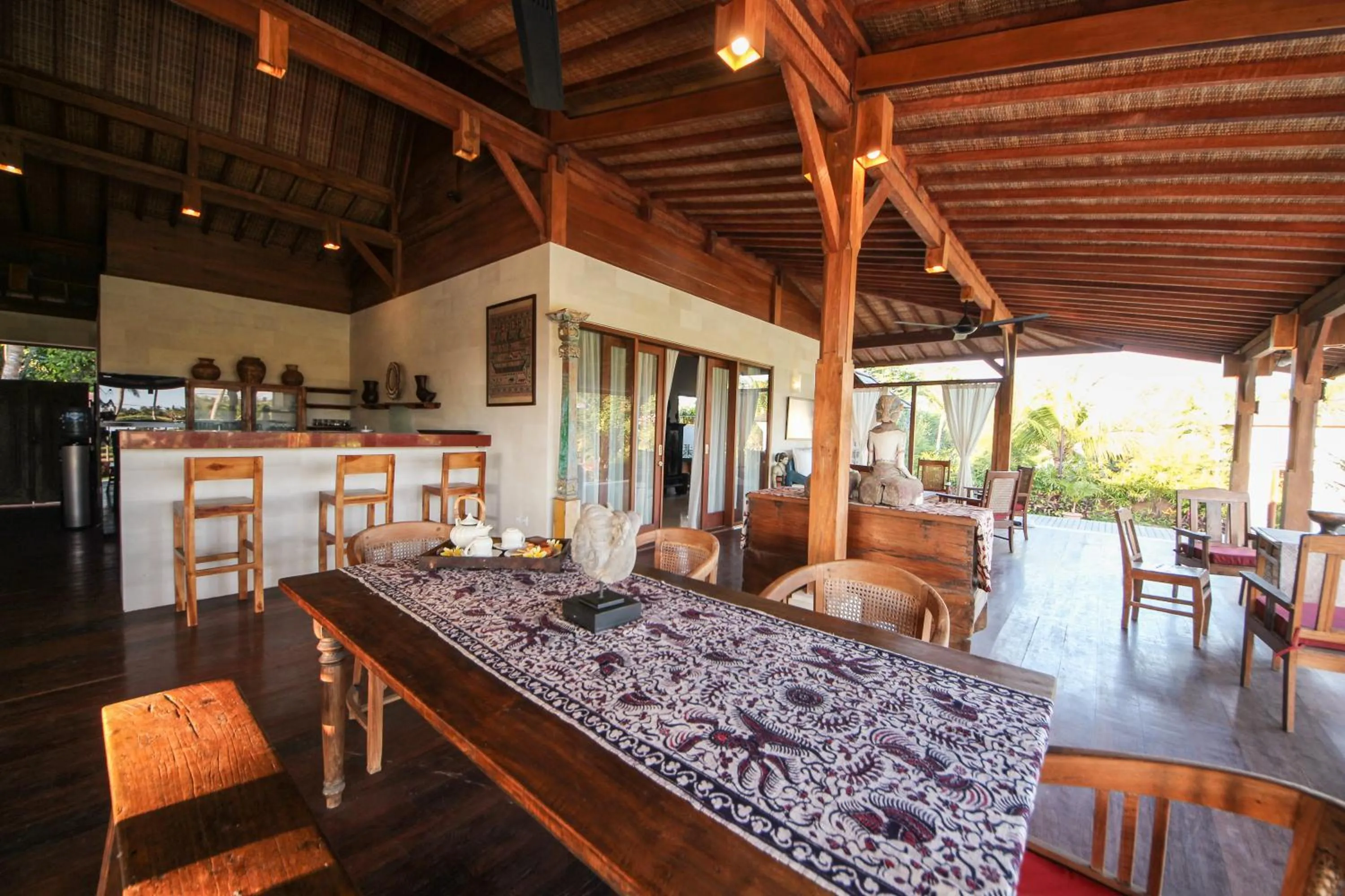 Restaurant/places to eat in Villa Taman Kanti