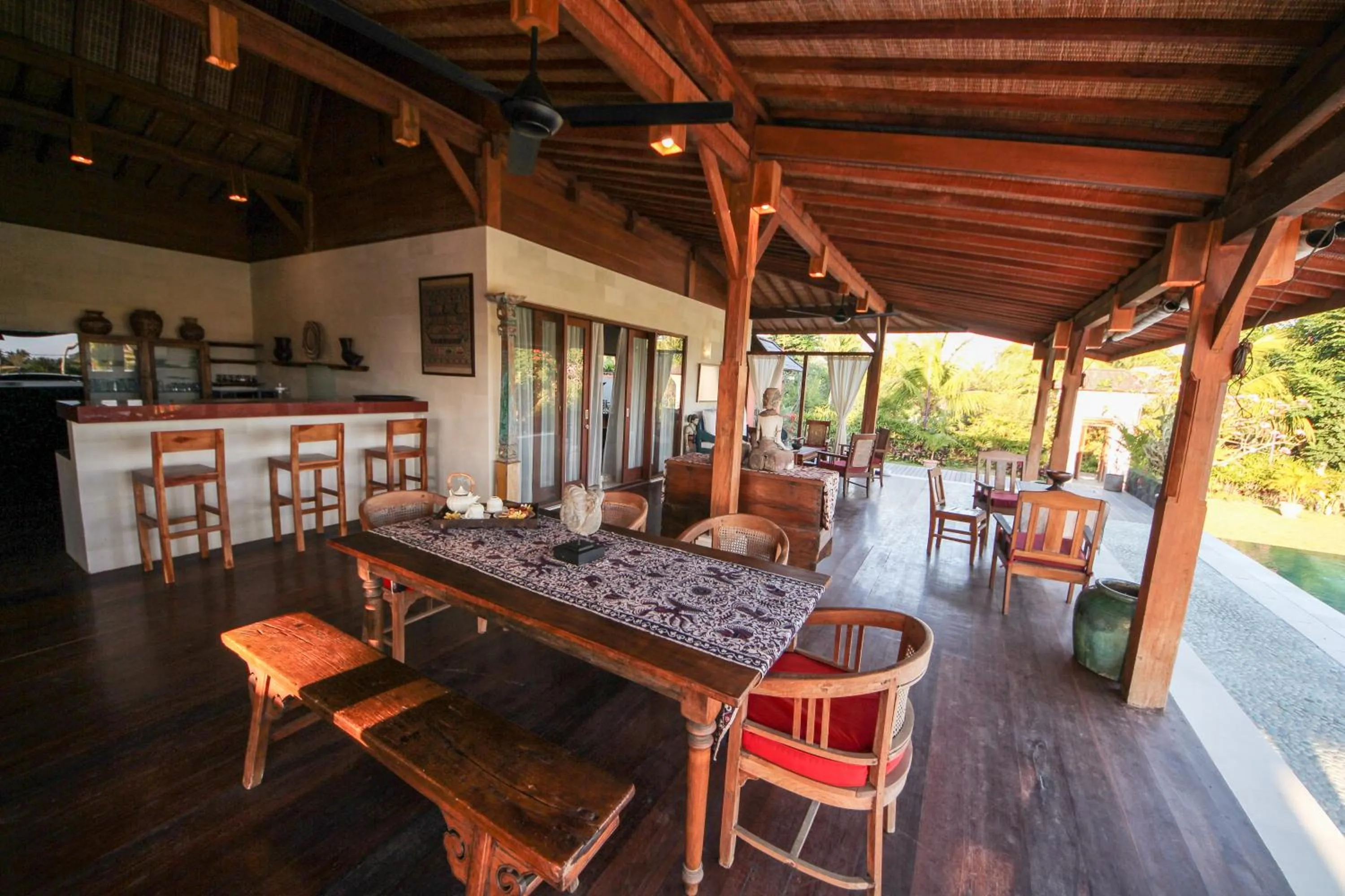 Restaurant/places to eat in Villa Taman Kanti