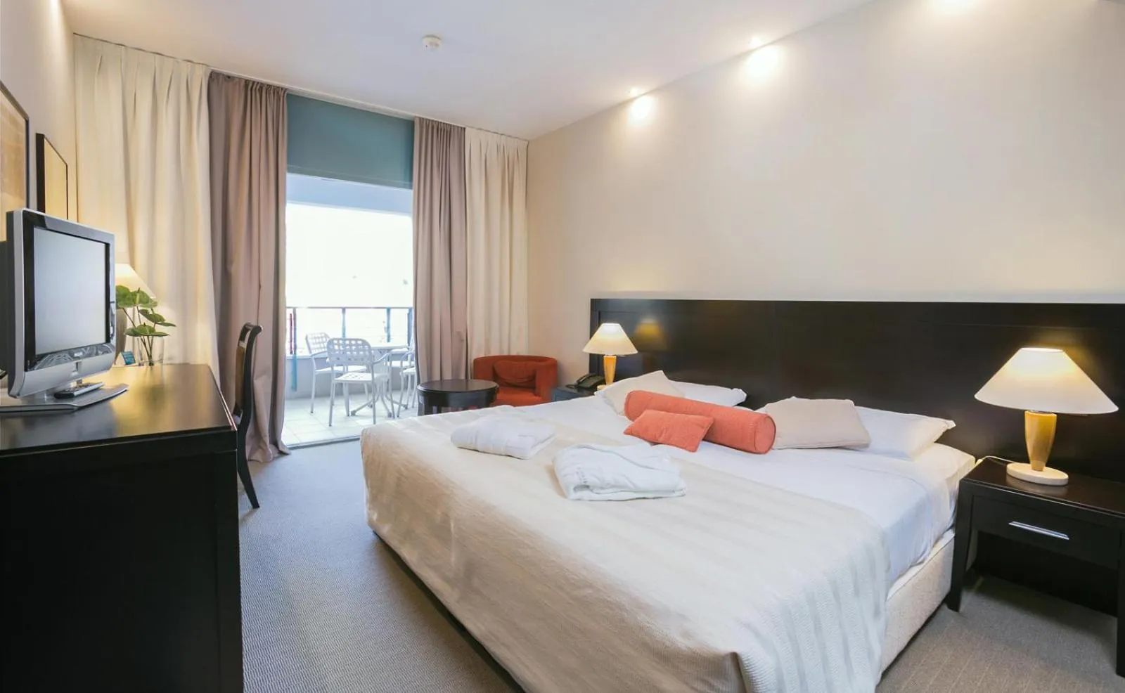 Photo of the whole room, Bed in Admiral Grand Hotel