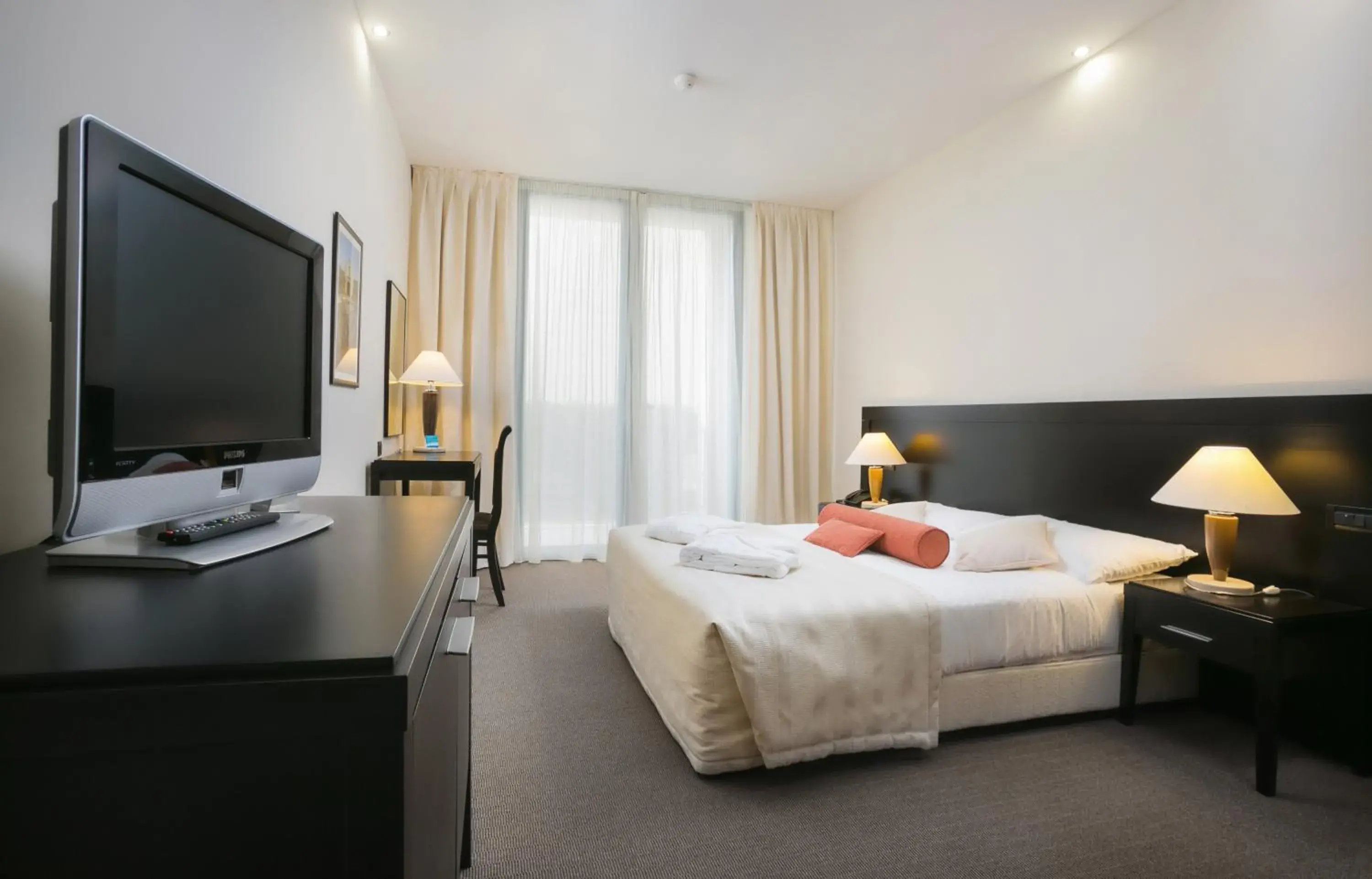 Photo of the whole room, Bed in Admiral Grand Hotel Photo of the whole room, Bed in Admiral Grand Hotel