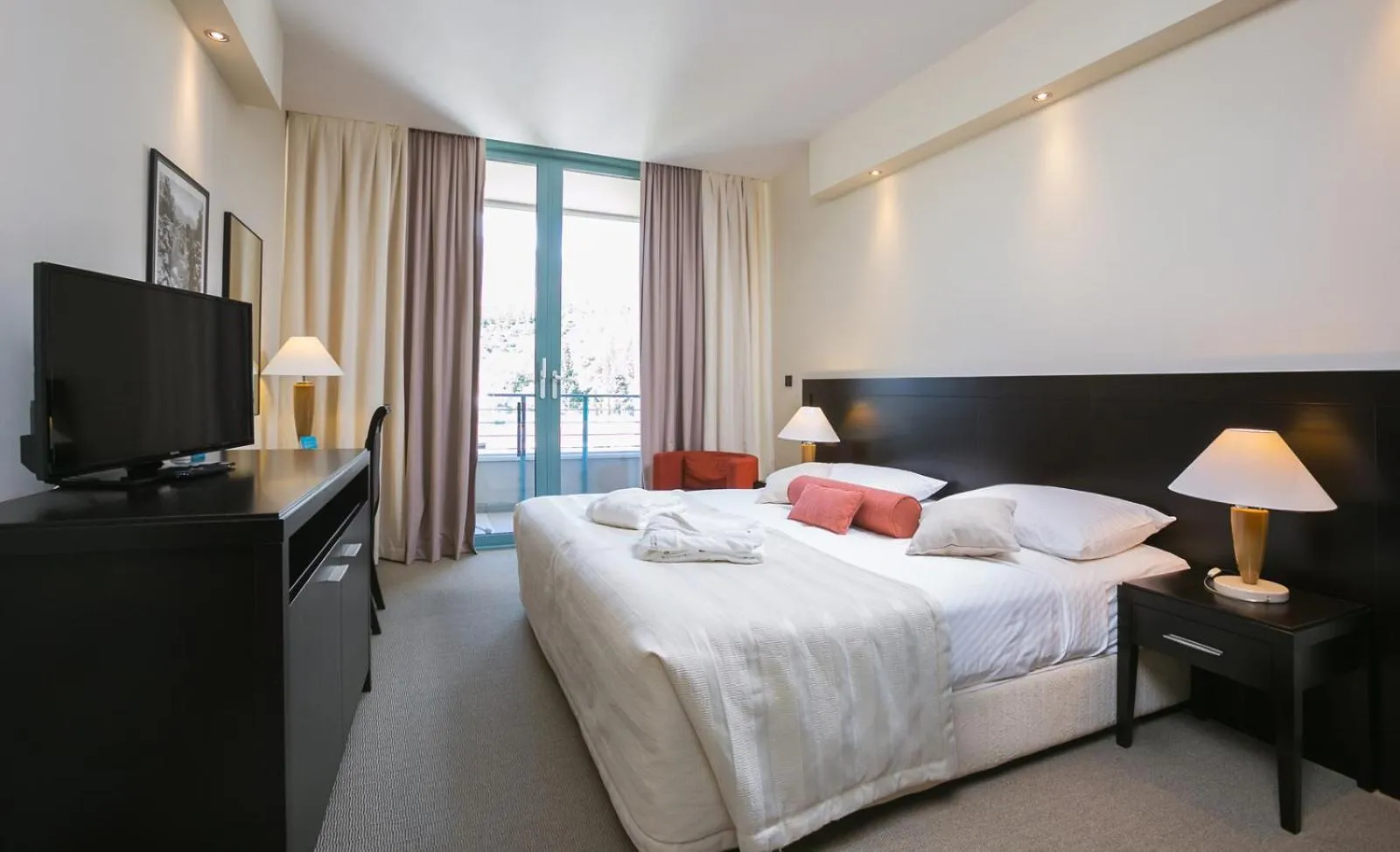 Photo of the whole room, Bed in Admiral Grand Hotel