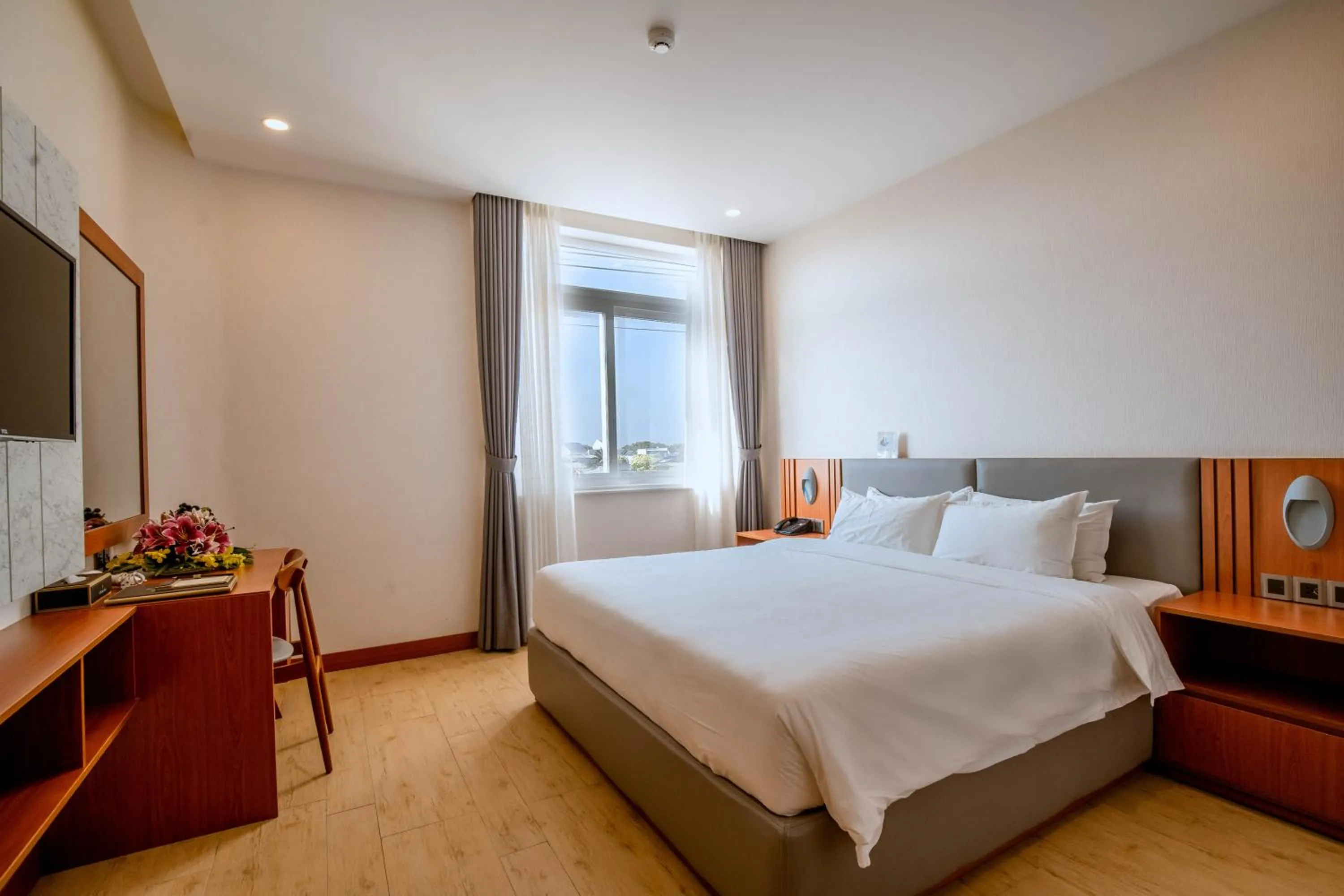 City view, Bed in Bella Vita Hotel