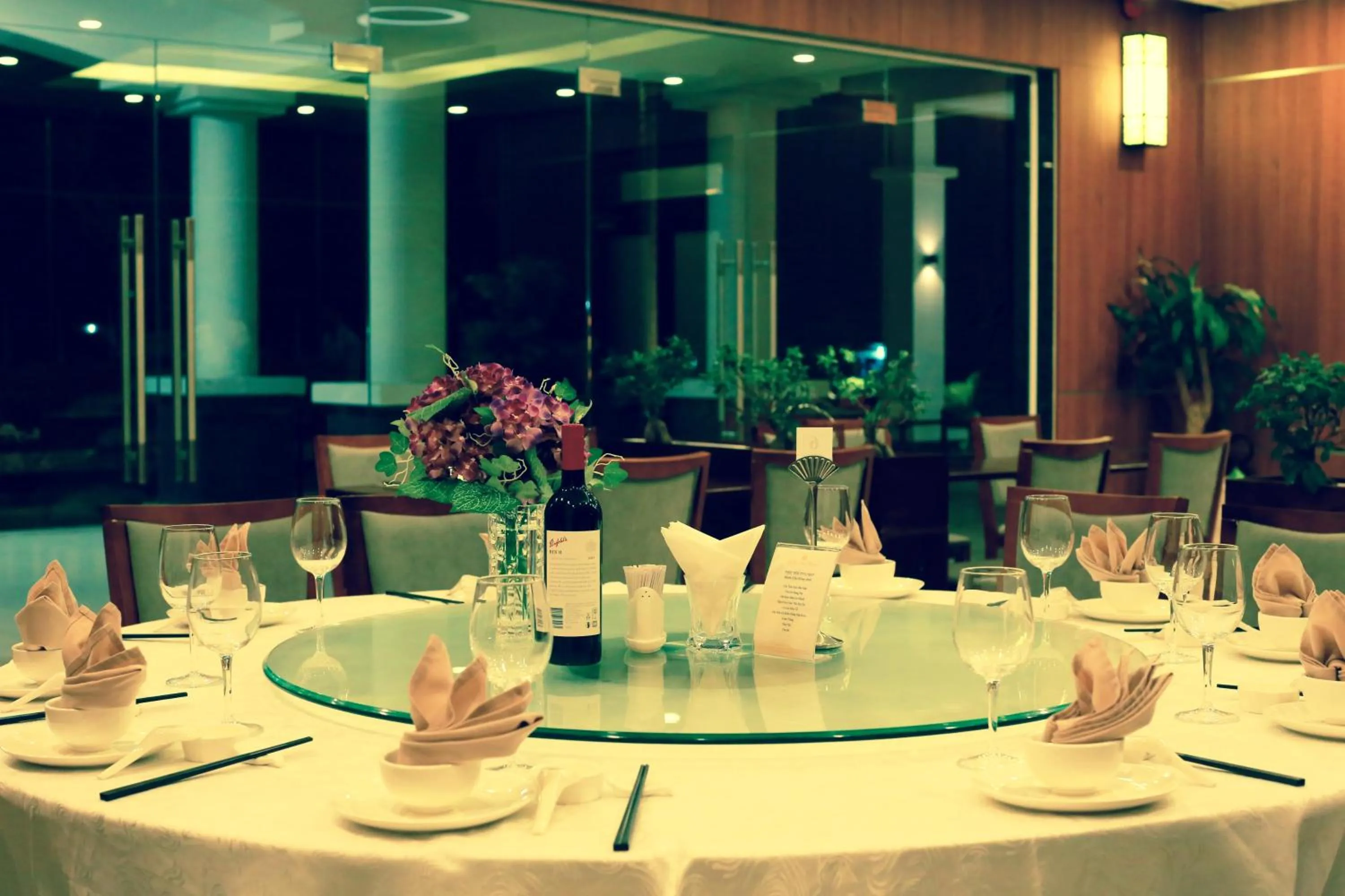 Restaurant/places to eat in Bella Vita Hotel