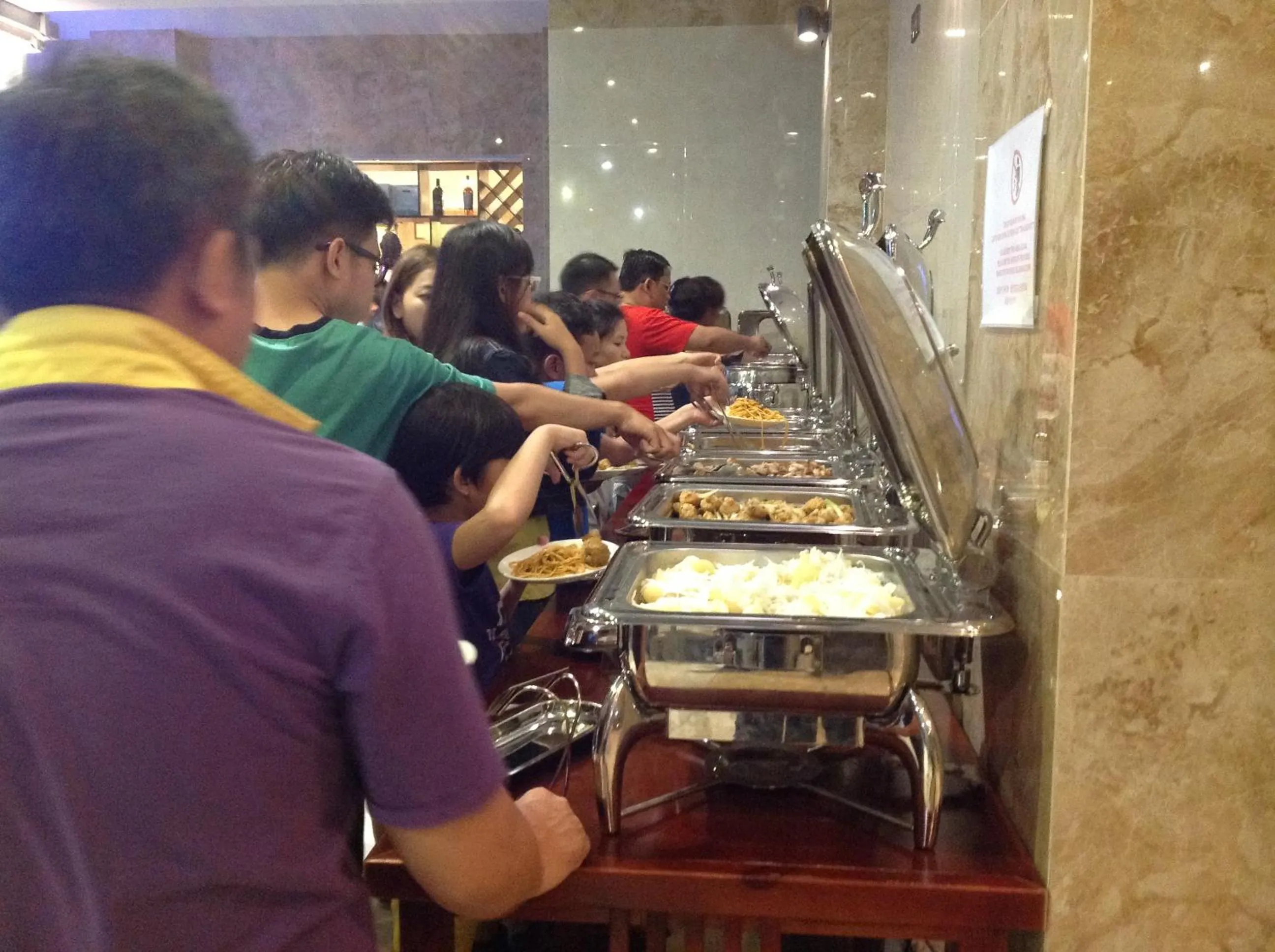 Restaurant/places to eat in Bella Vita Hotel