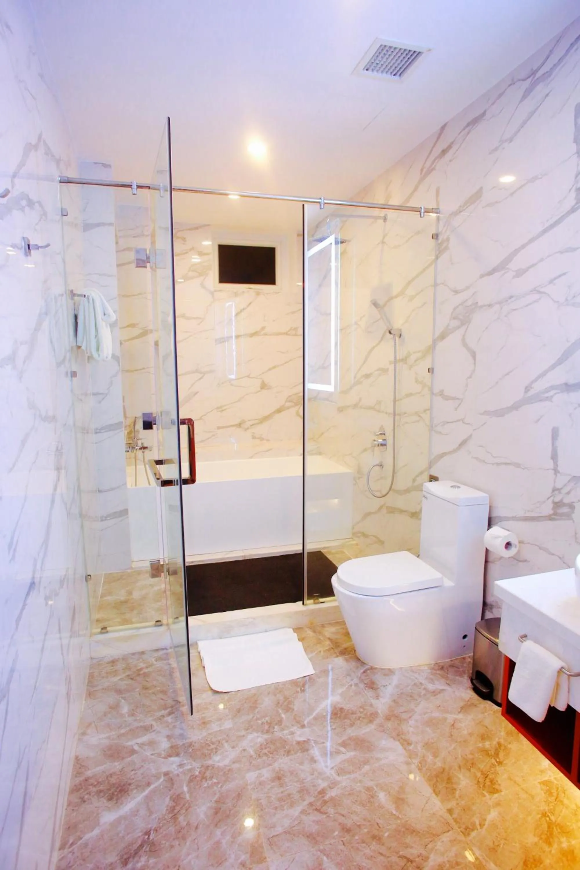 Bathroom in Bella Vita Hotel