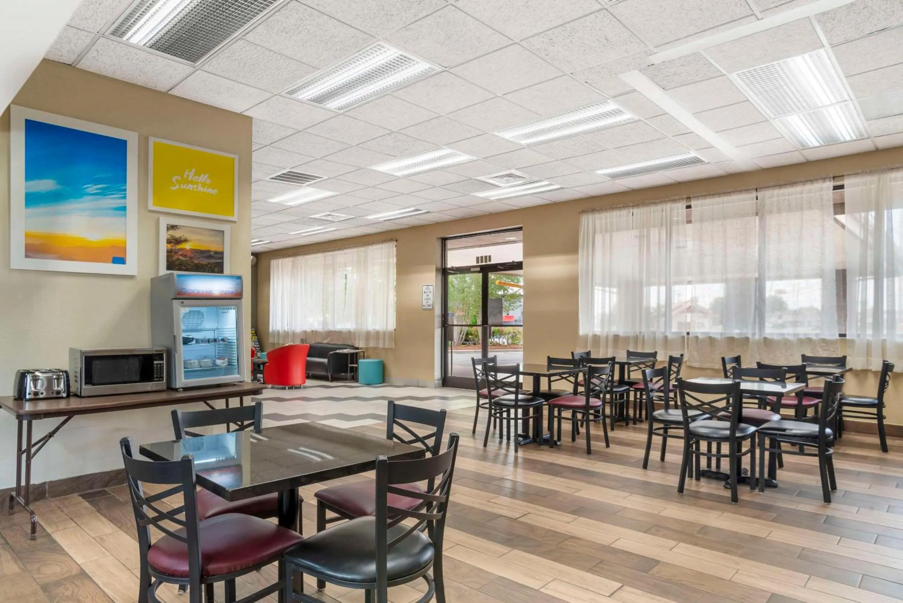 Breakfast in Quality Inn near Speedway