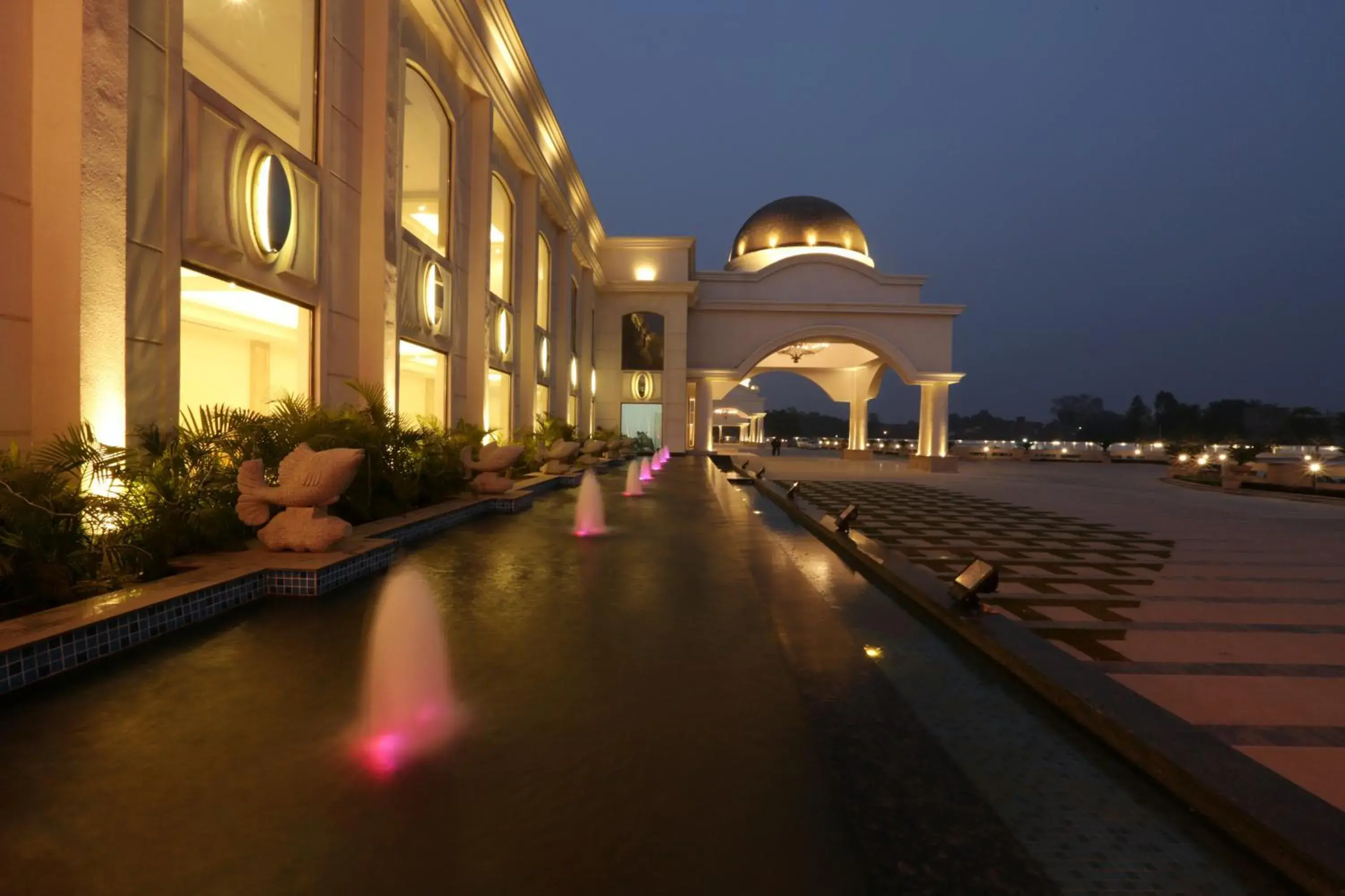 Facade/entrance in Ramada by Wyndham Lucknow Hotel and Convention Center Facade/entrance in Ramada by Wyndham Lucknow Hotel and Convention Center