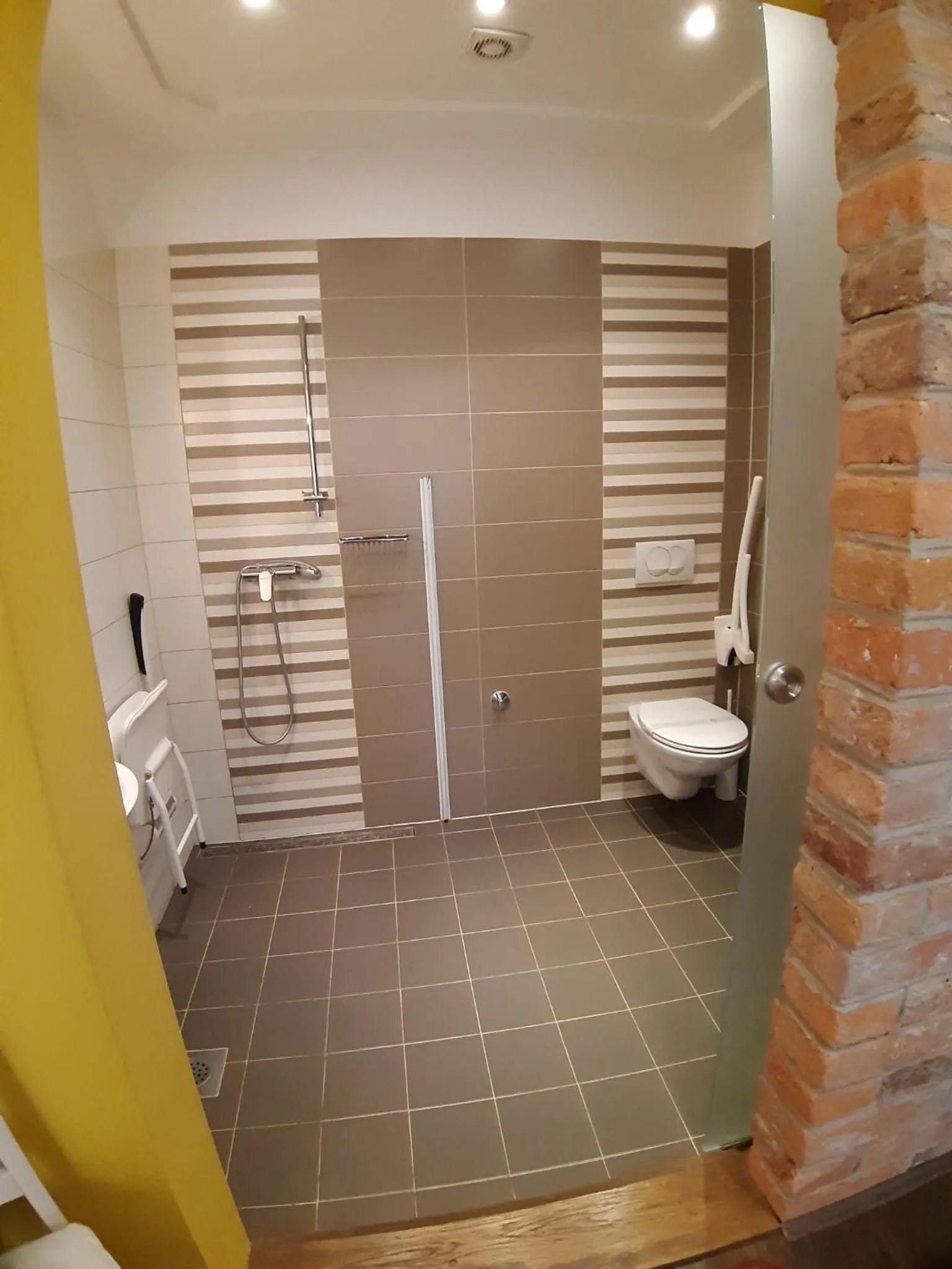 Toilet in Maksimilian Osijek