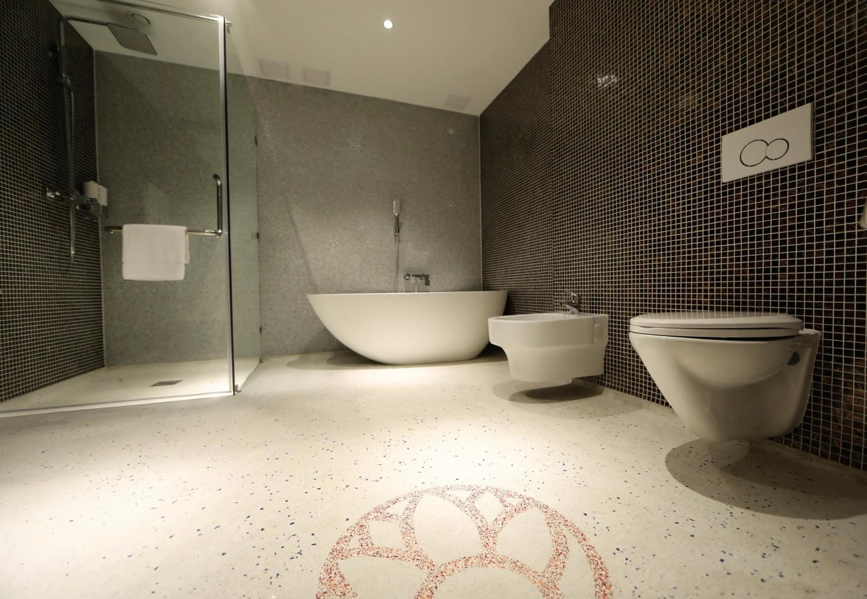 Shower in Chasse Boutique Hotel