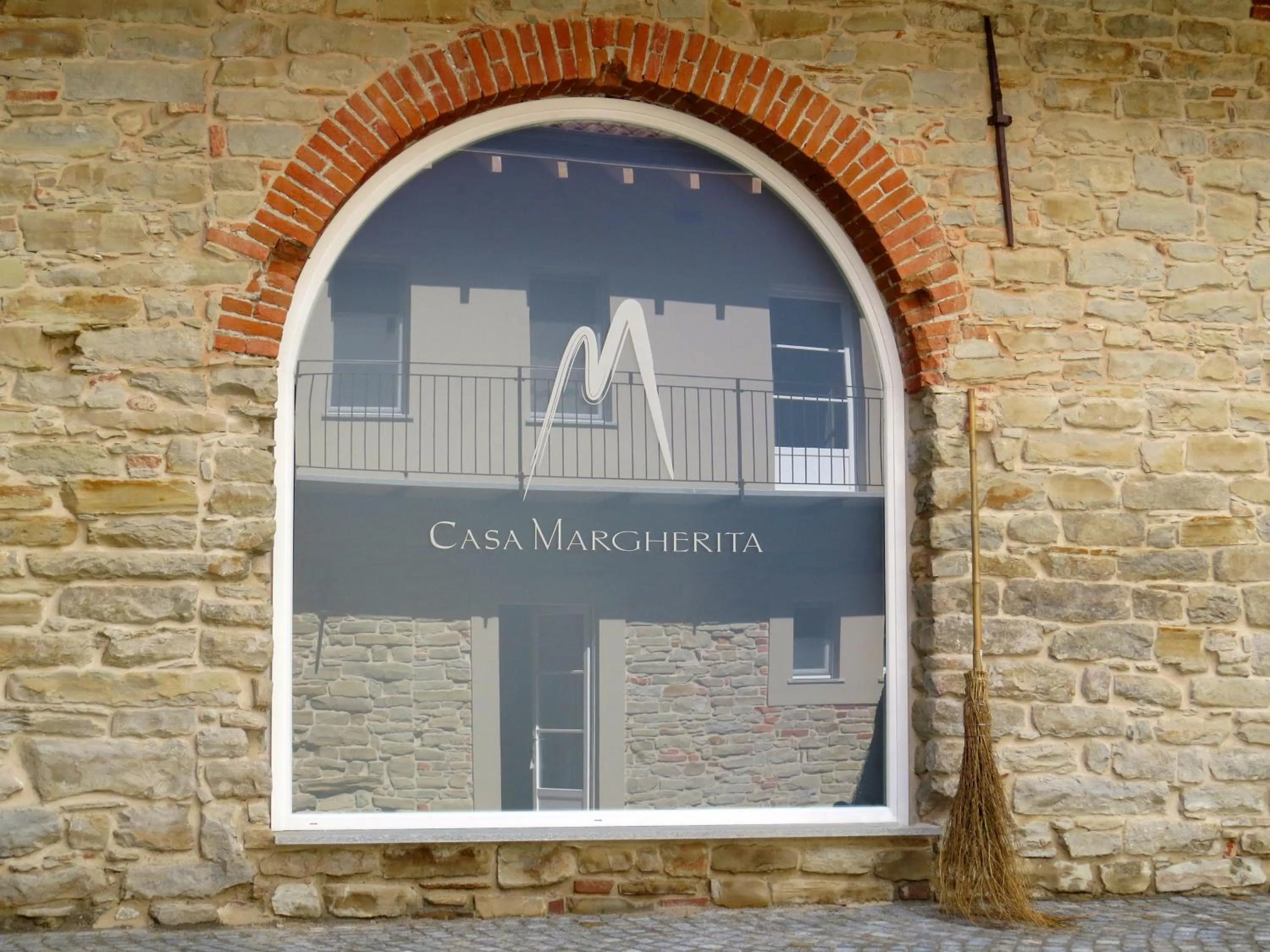 Decorative detail in Hemanaire