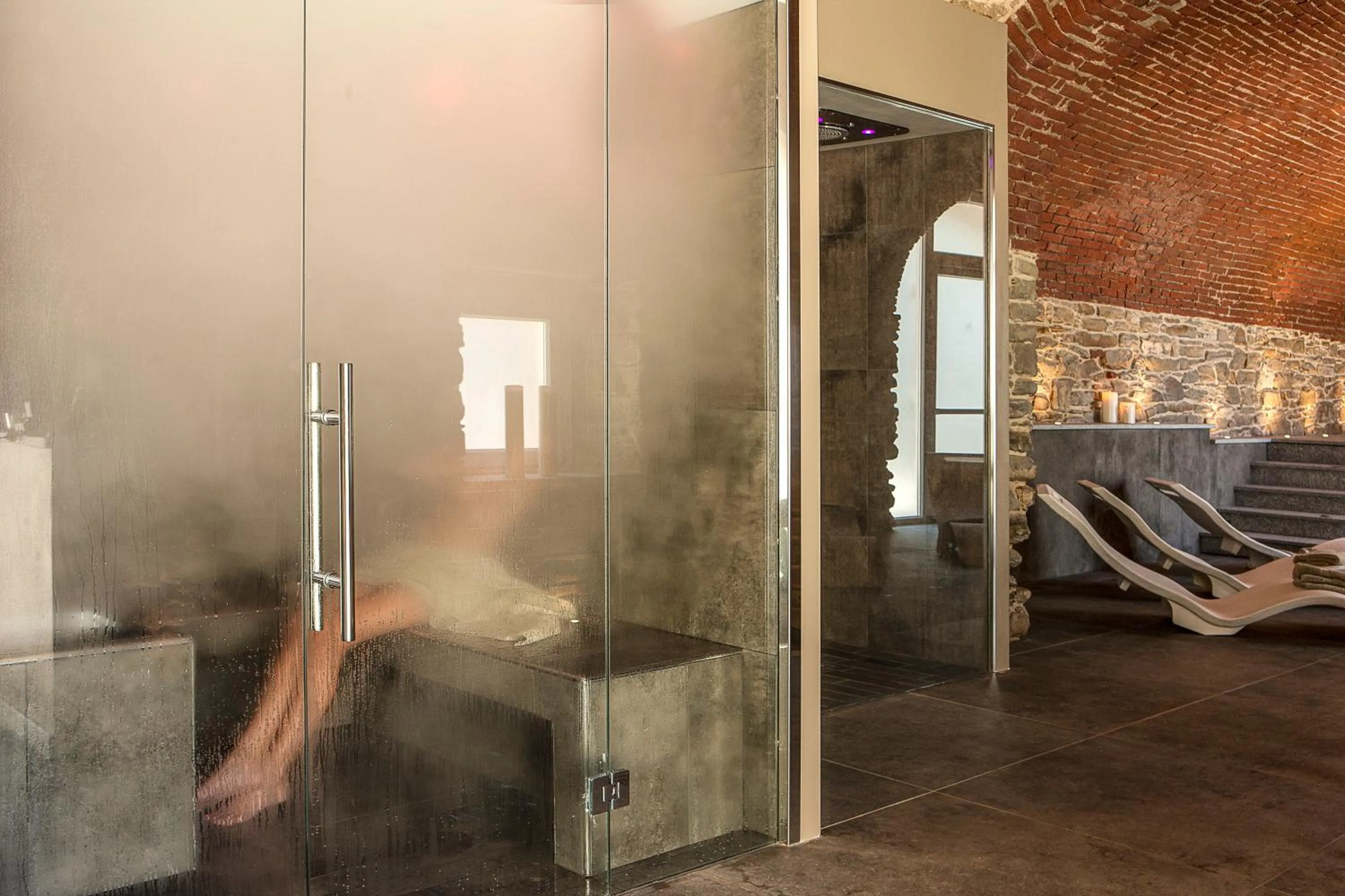 Hot Tub in Hemanaire