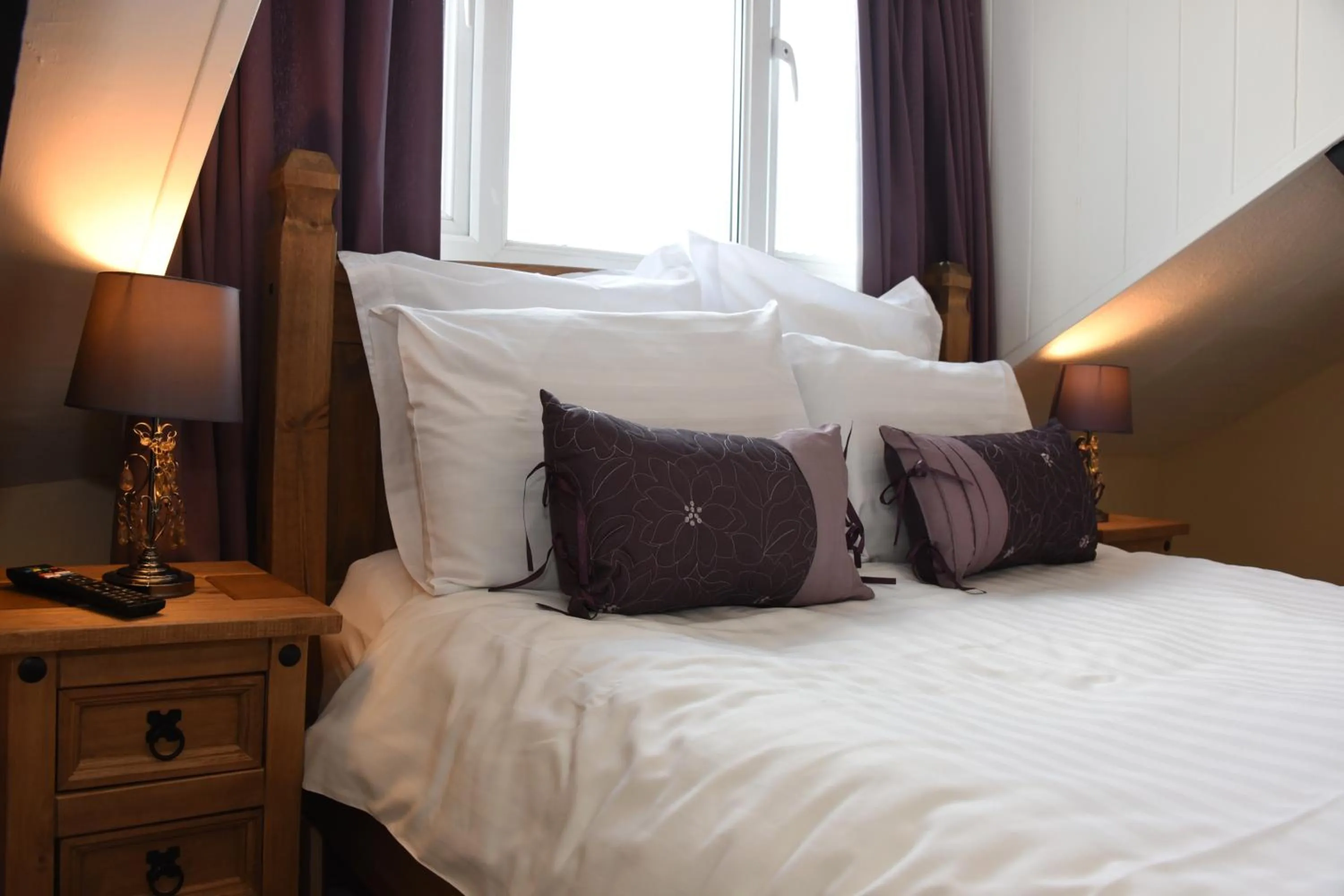 Bed in The Llanelwedd Arms Hotel