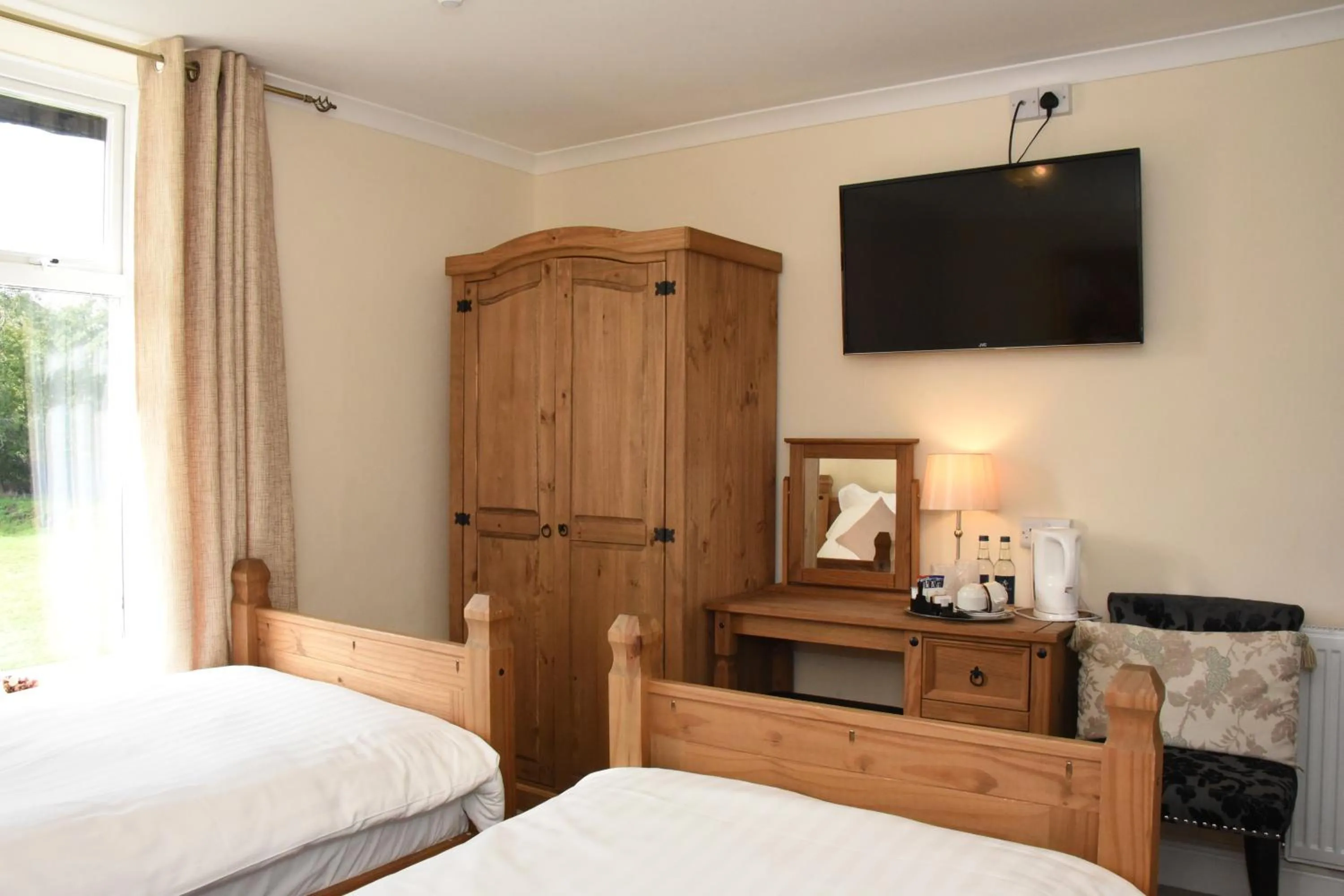 Bed in The Llanelwedd Arms Hotel