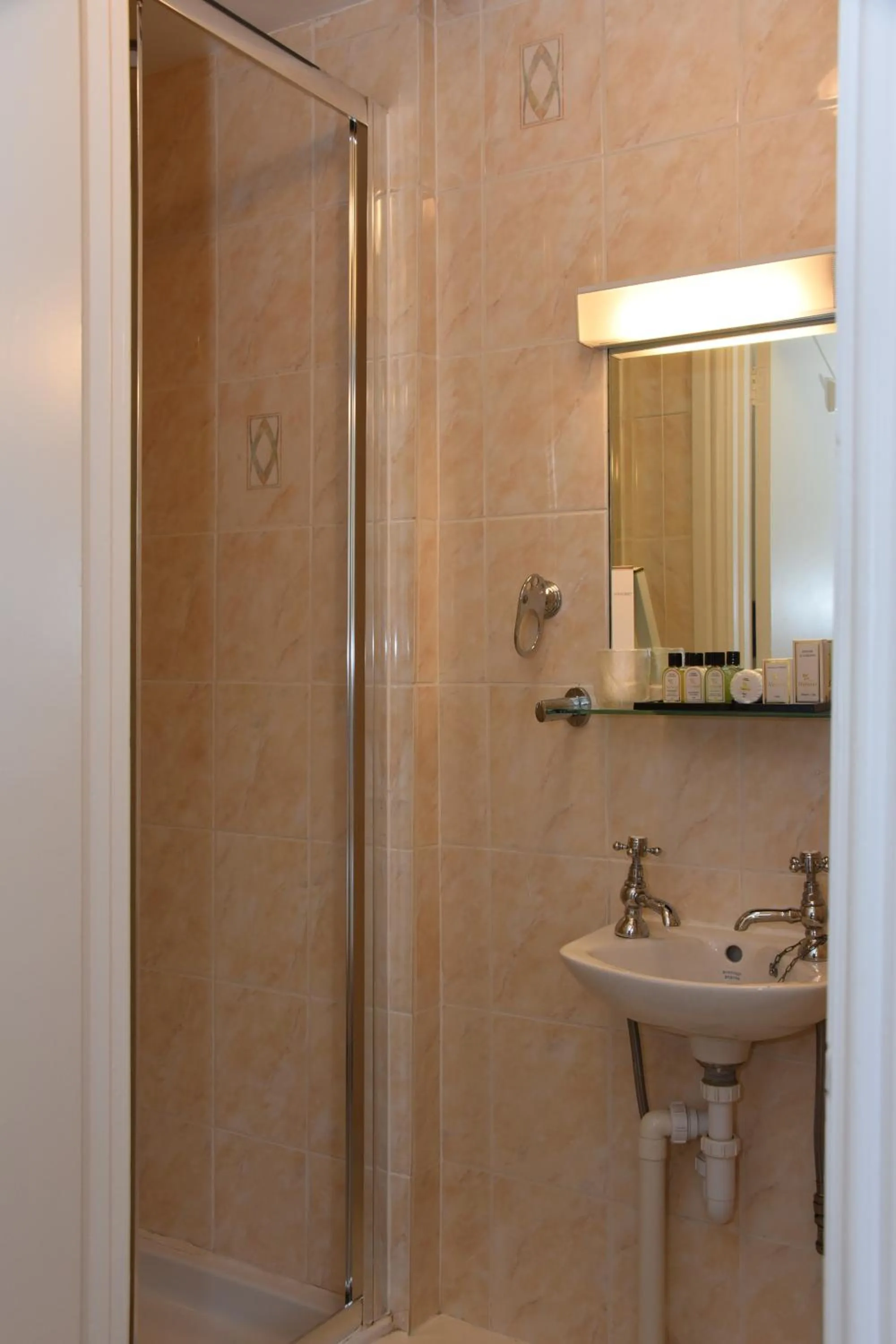 The Llanelwedd Arms Hotel