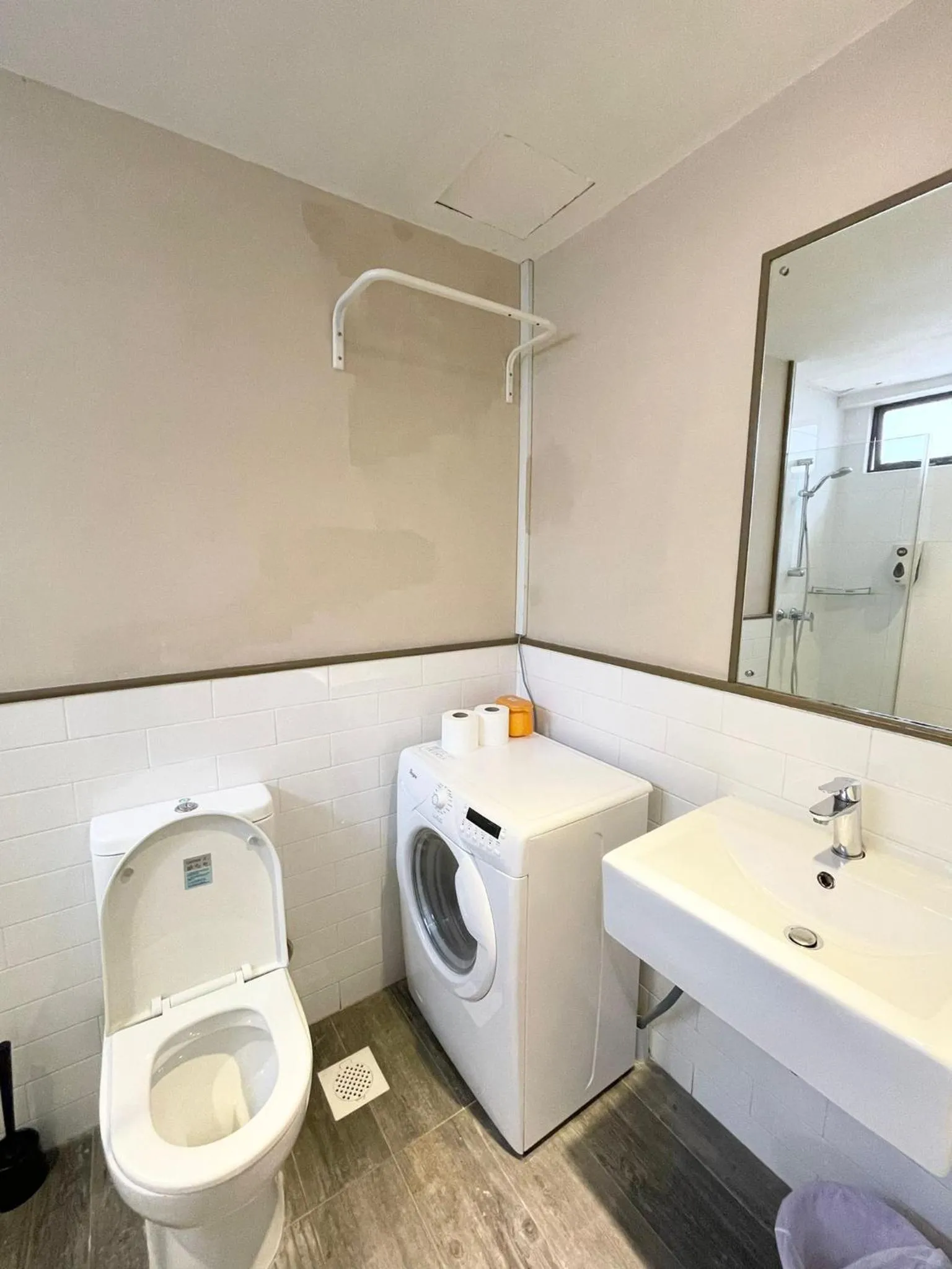 Toilet in Greatwood Residence at Devonshire