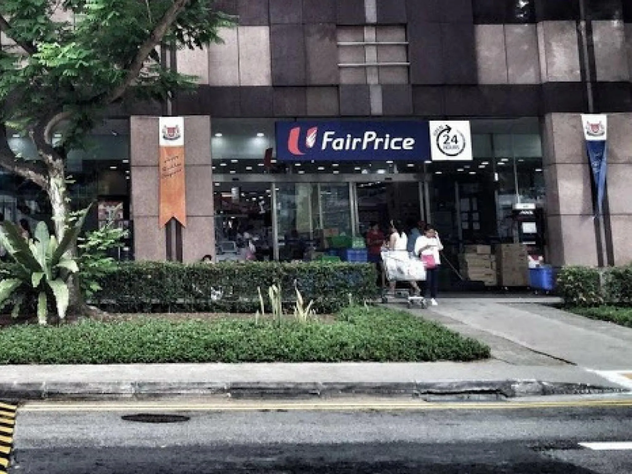 Supermarket/grocery shop in Greatwood Residence at Devonshire