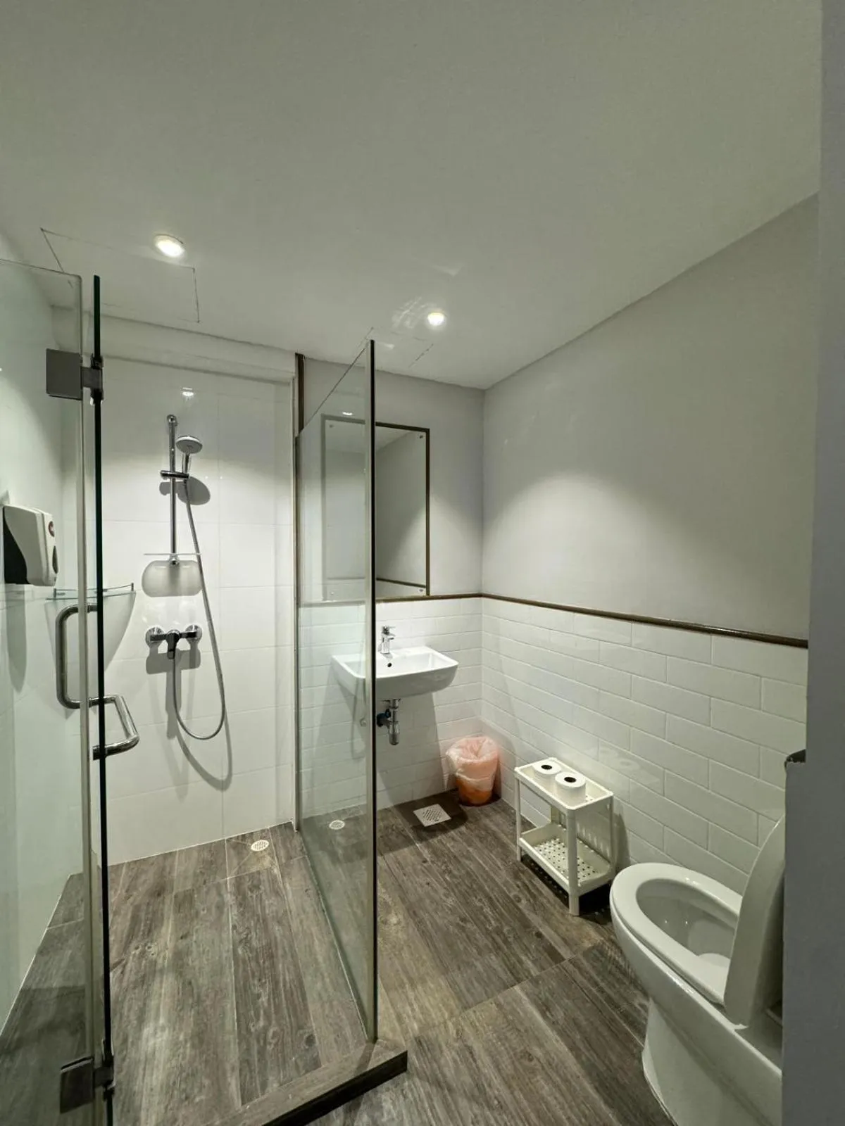 Toilet in Greatwood Residence at Devonshire