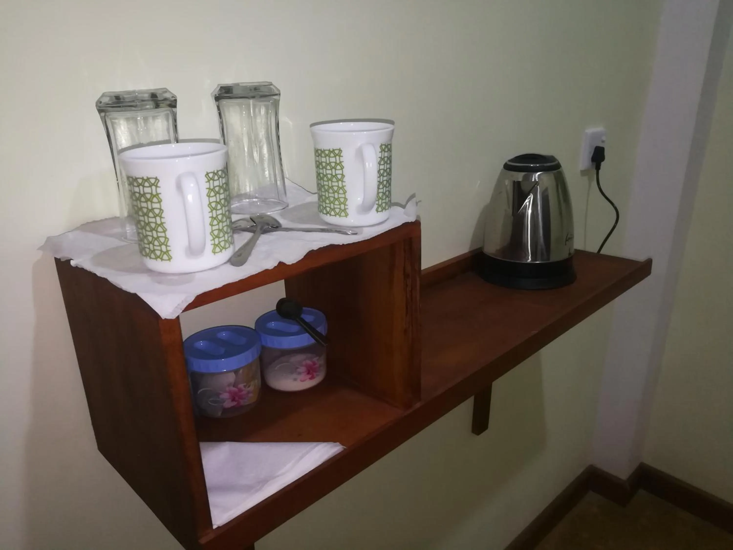 Coffee/tea facilities in Dinaro Guest