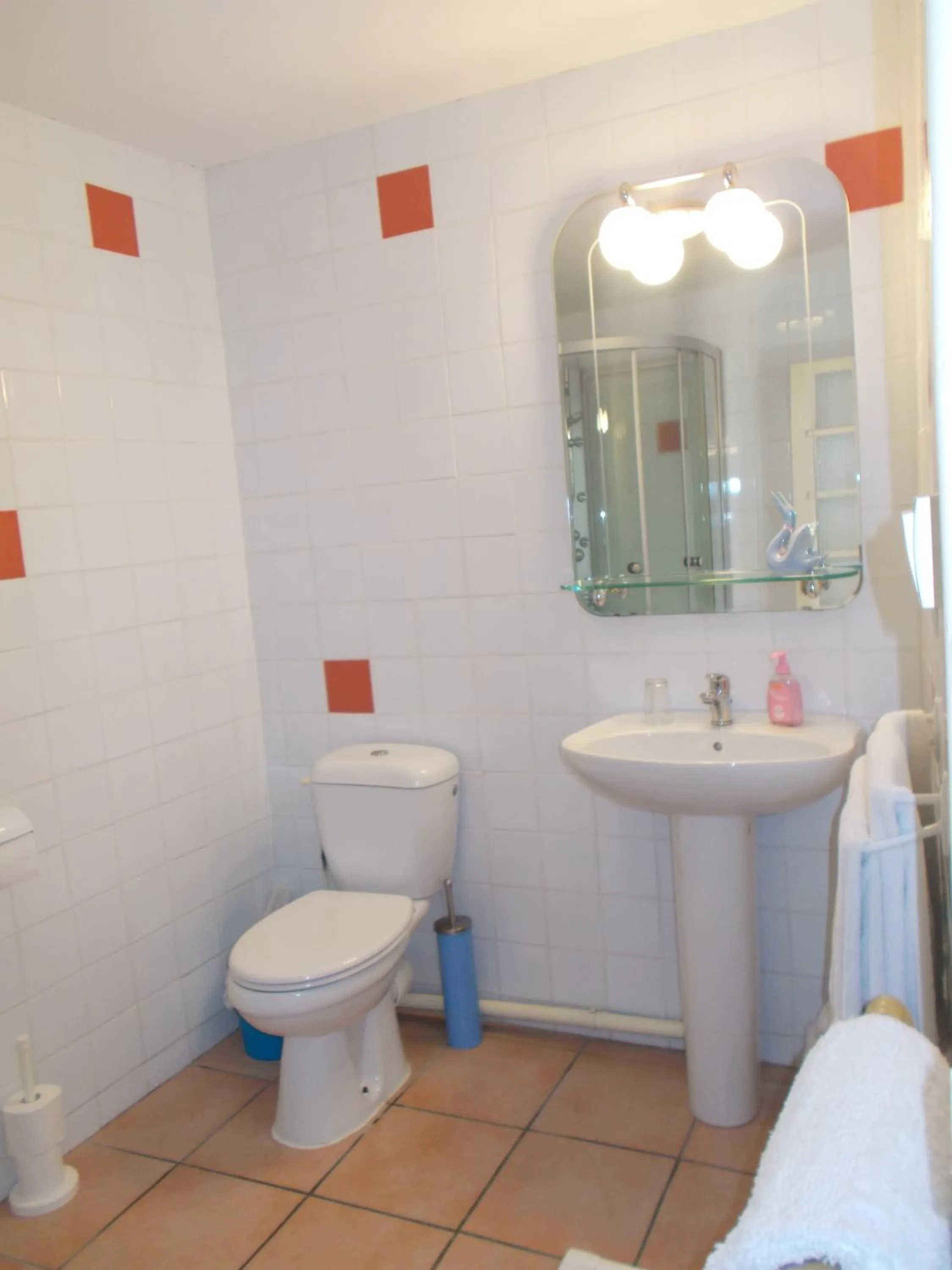 Bathroom in Poppys Chambres d'Hotes