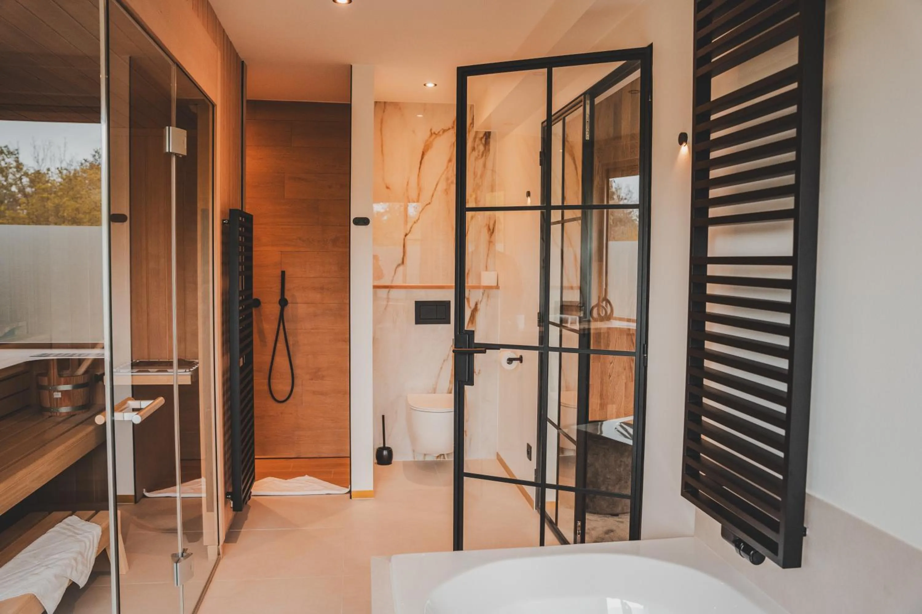 Shower in Mont-des-Pins