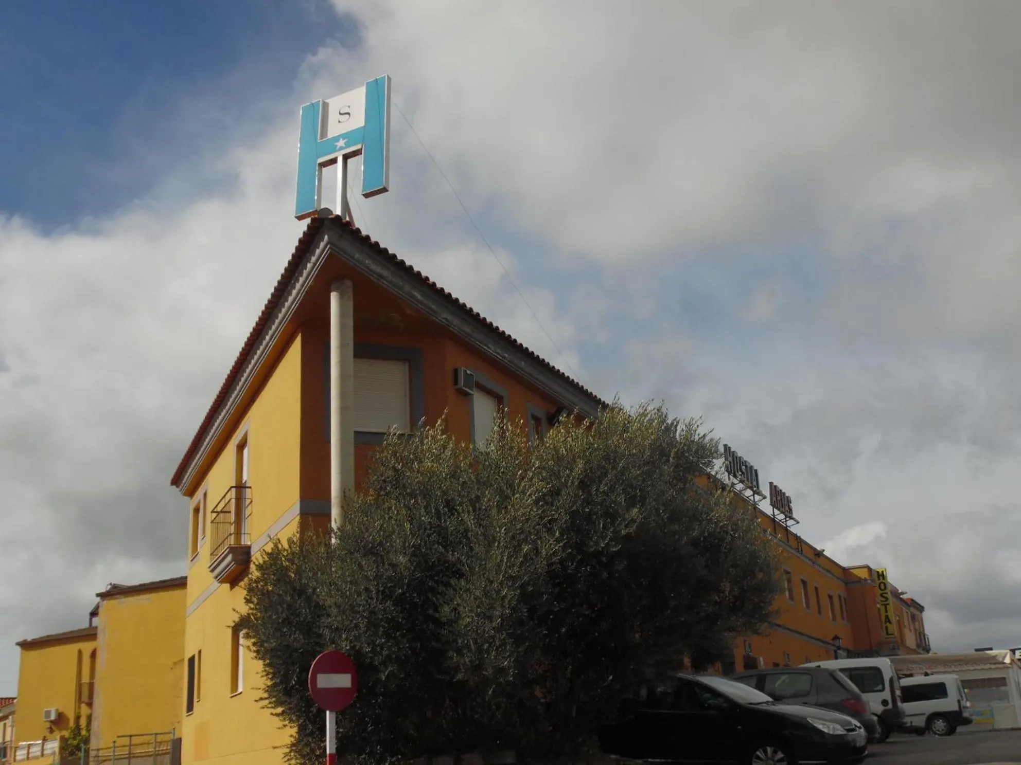 Property building in Hostal Arias