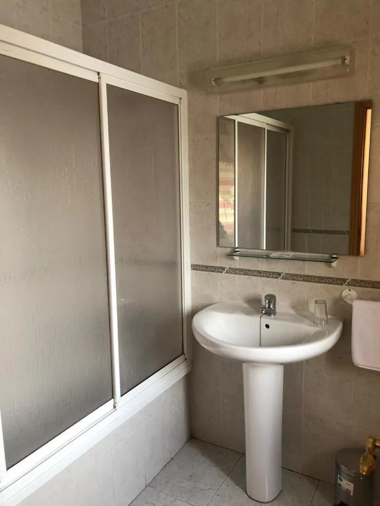 Bathroom in Hostal Arias