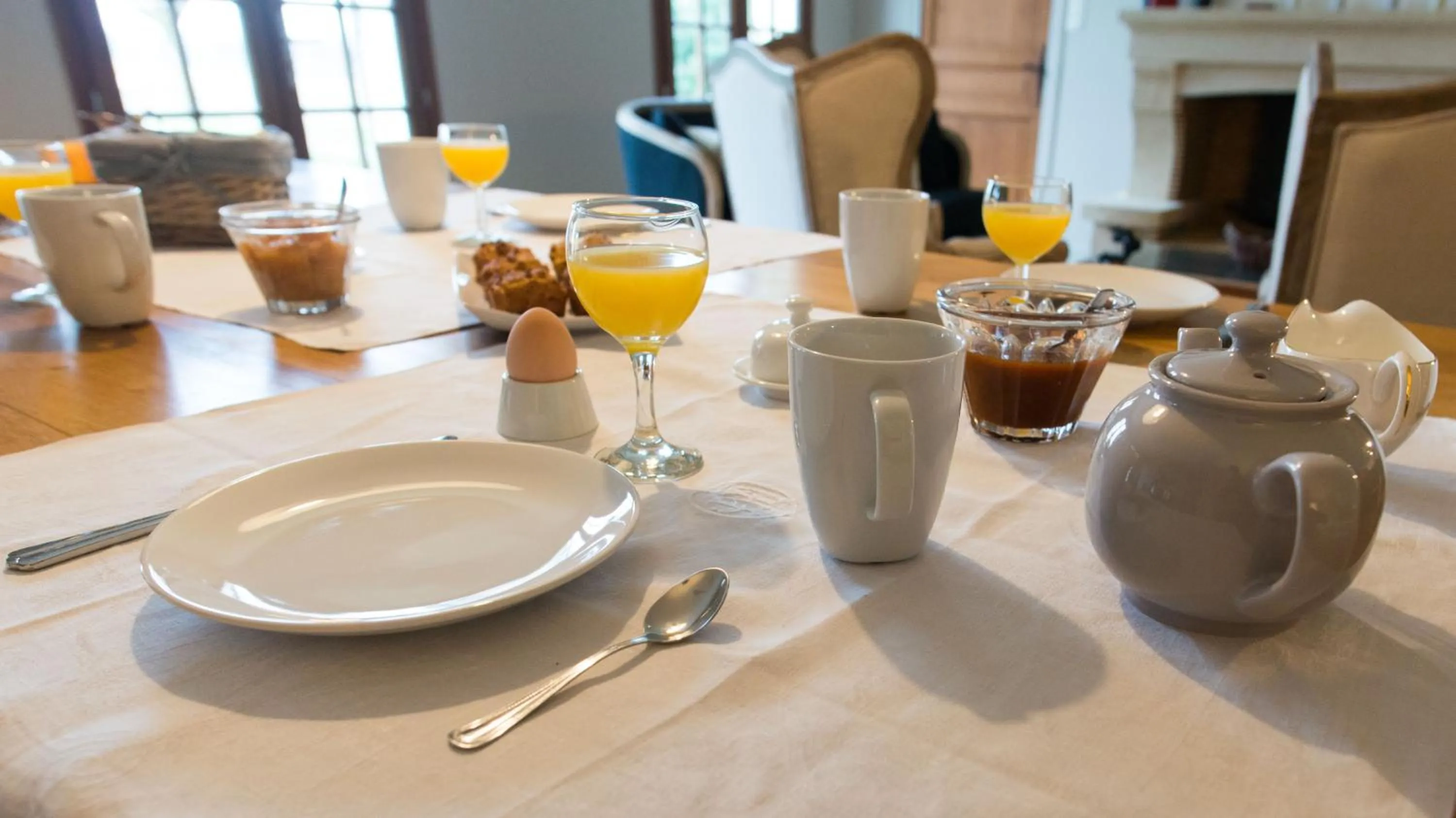 Continental breakfast in Le Vallon De Guerry