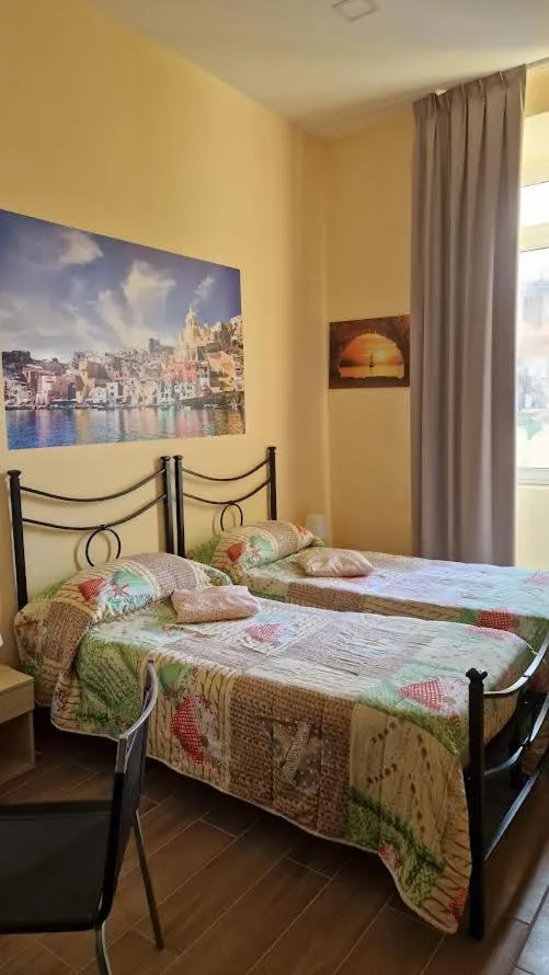 Bed in Napoli Station B&B
