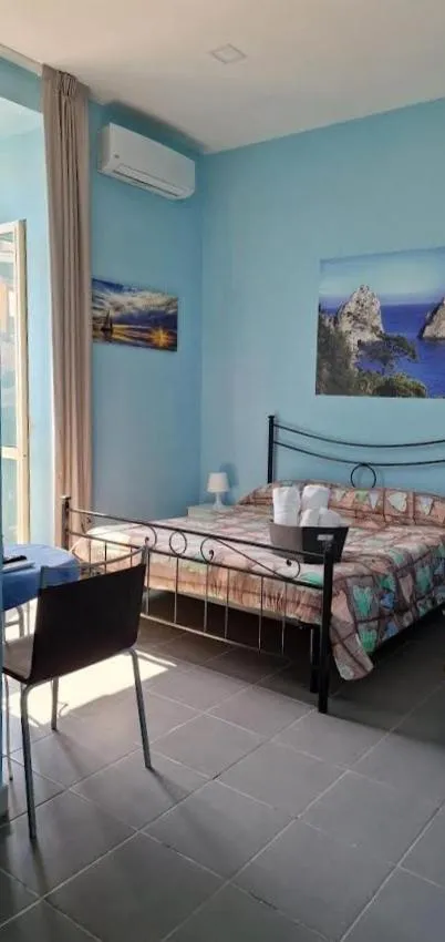 Bed in Napoli Station B&B