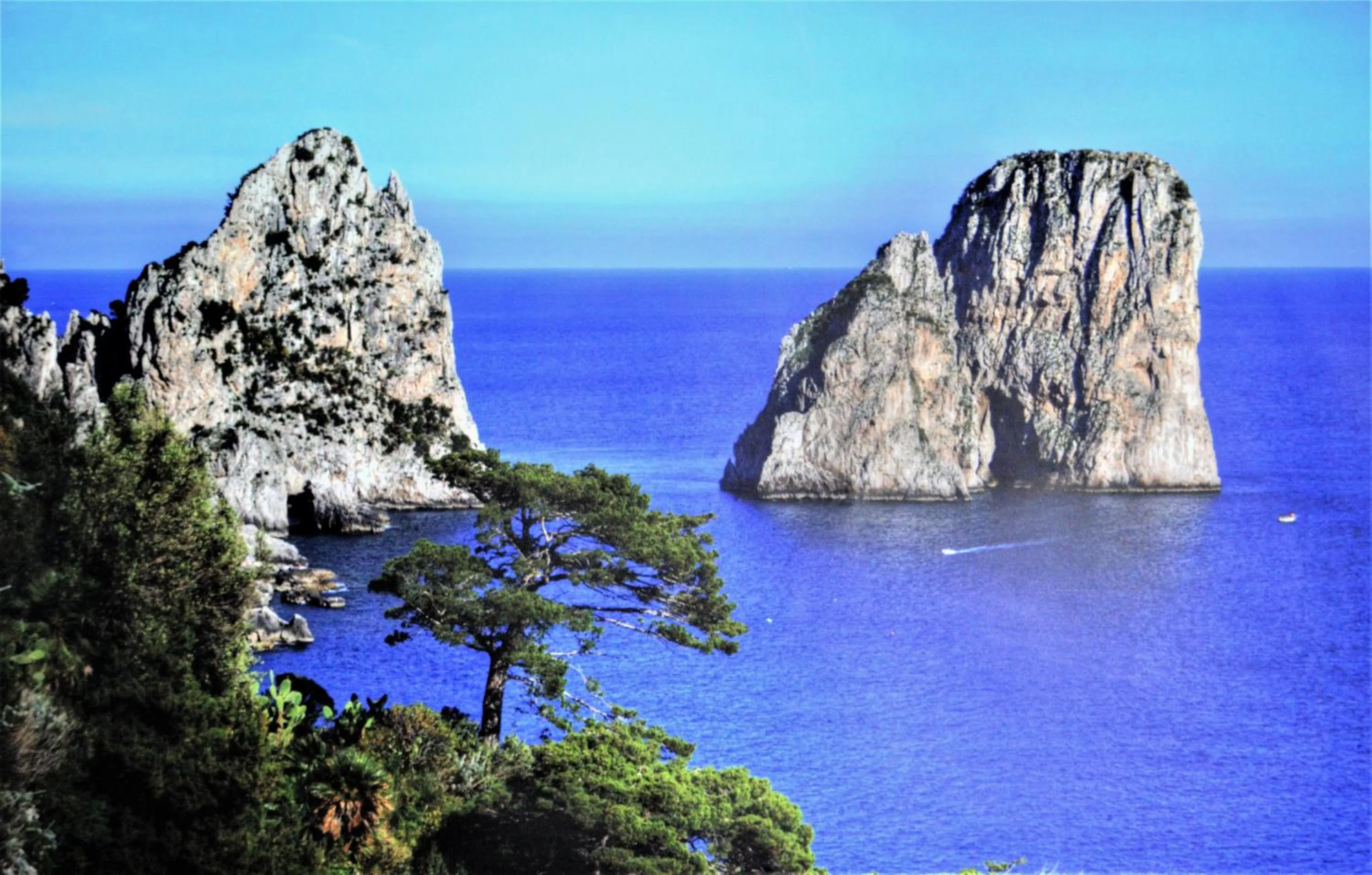 Decorative detail in Napoli Station B&B