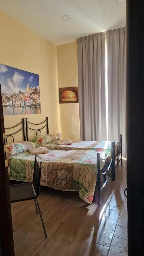 Bed in Napoli Station B&B