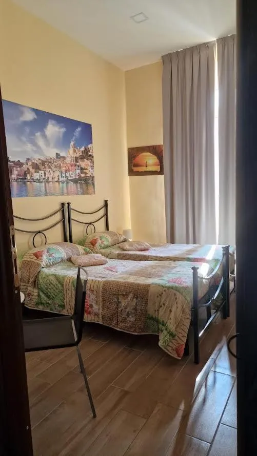 Bed in Napoli Station B&B
