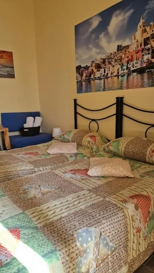 Bed in Napoli Station B&B