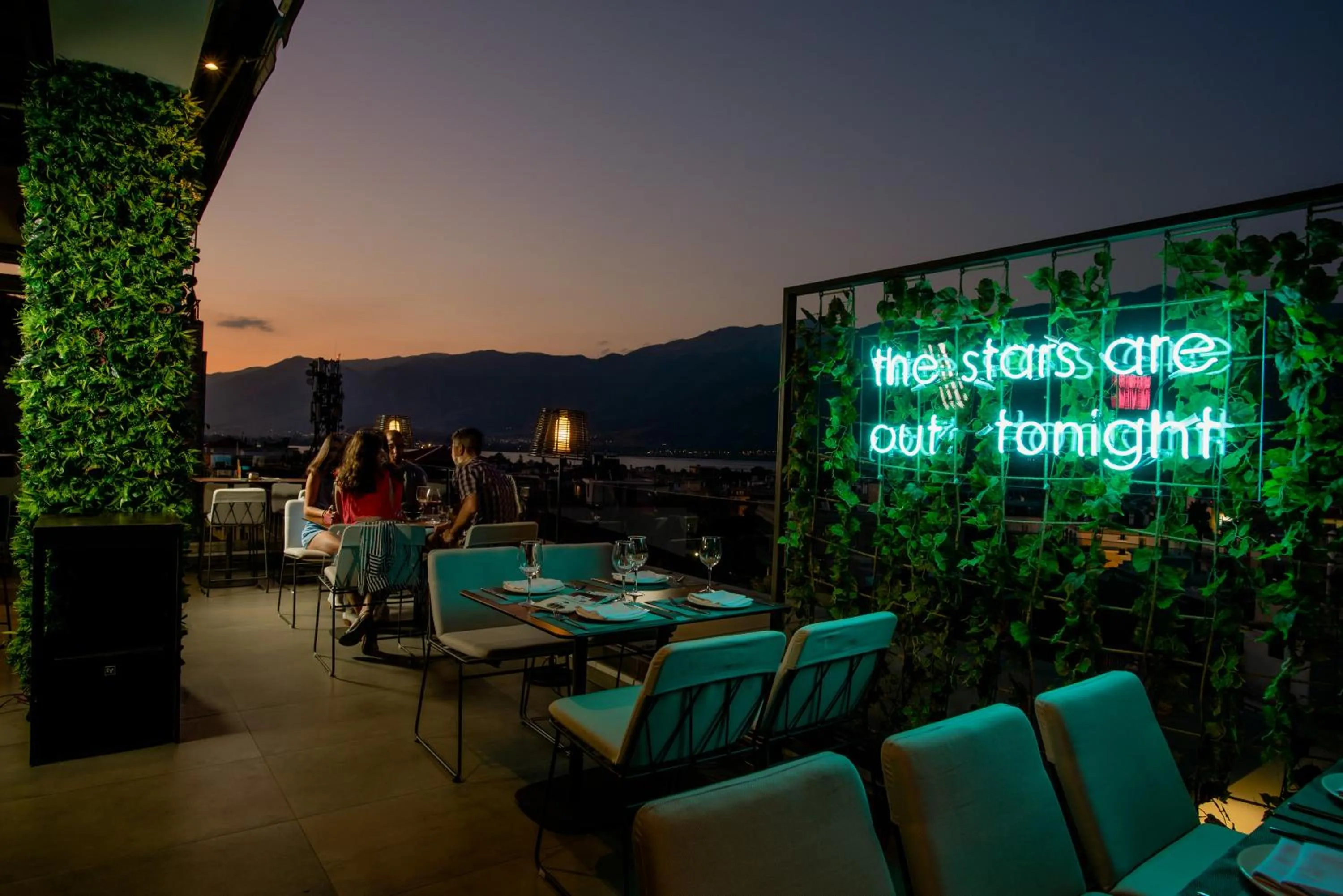 Restaurant/places to eat in SAZ City Life Boutique Hotel