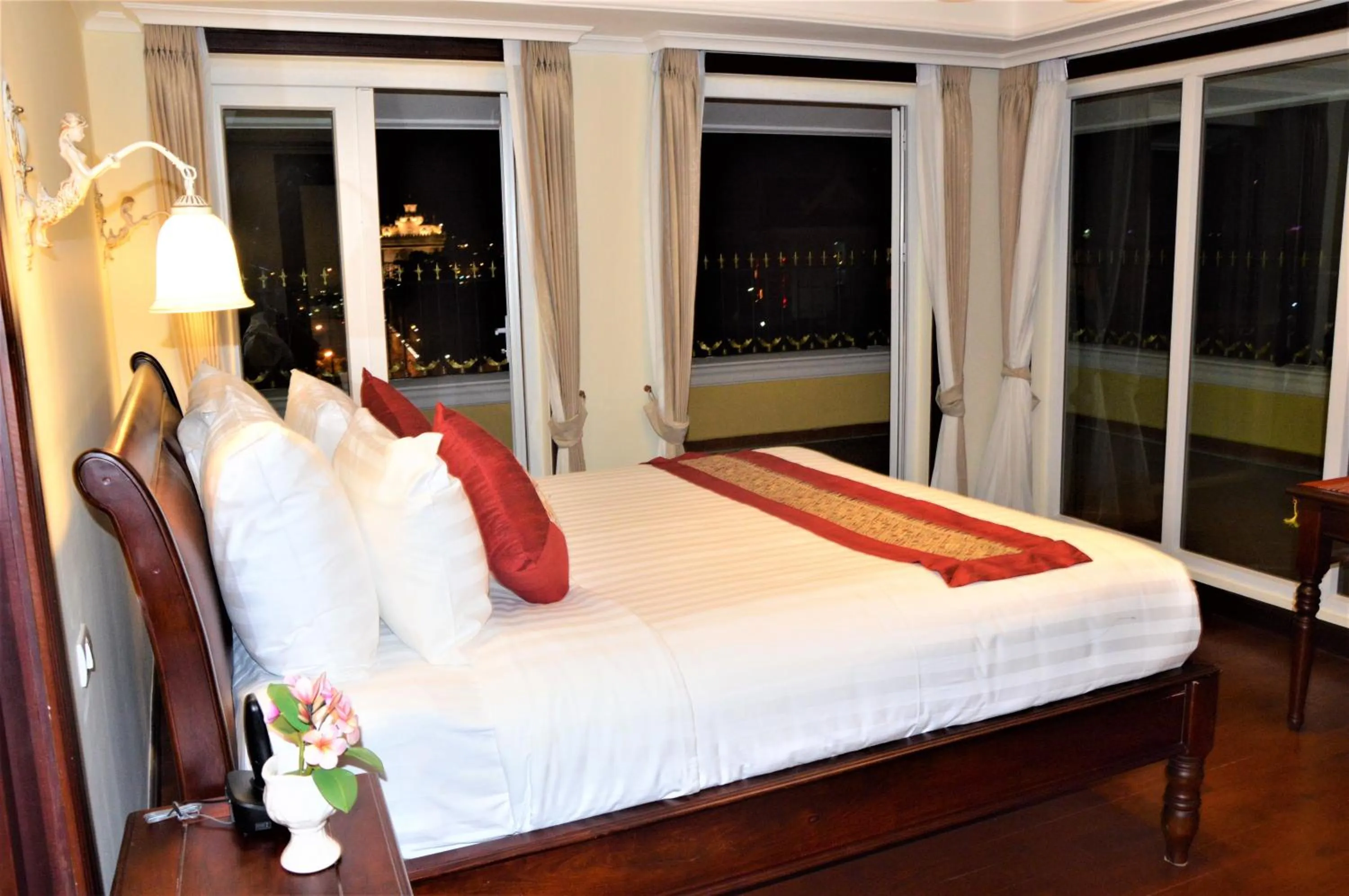 Bedroom, Bed in Phasouk Vien Chantra Hotel