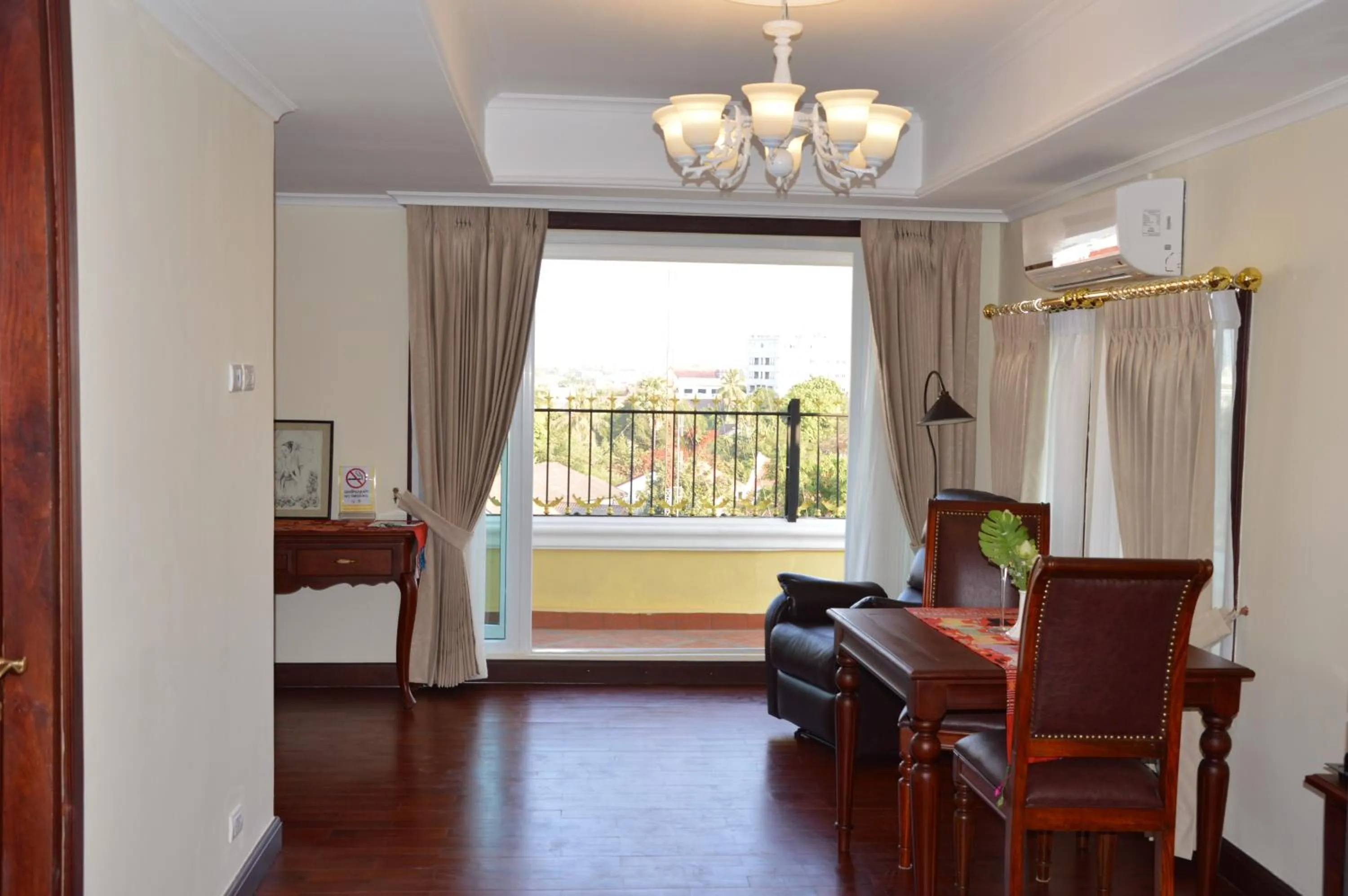 Bedroom in Phasouk Vien Chantra Hotel