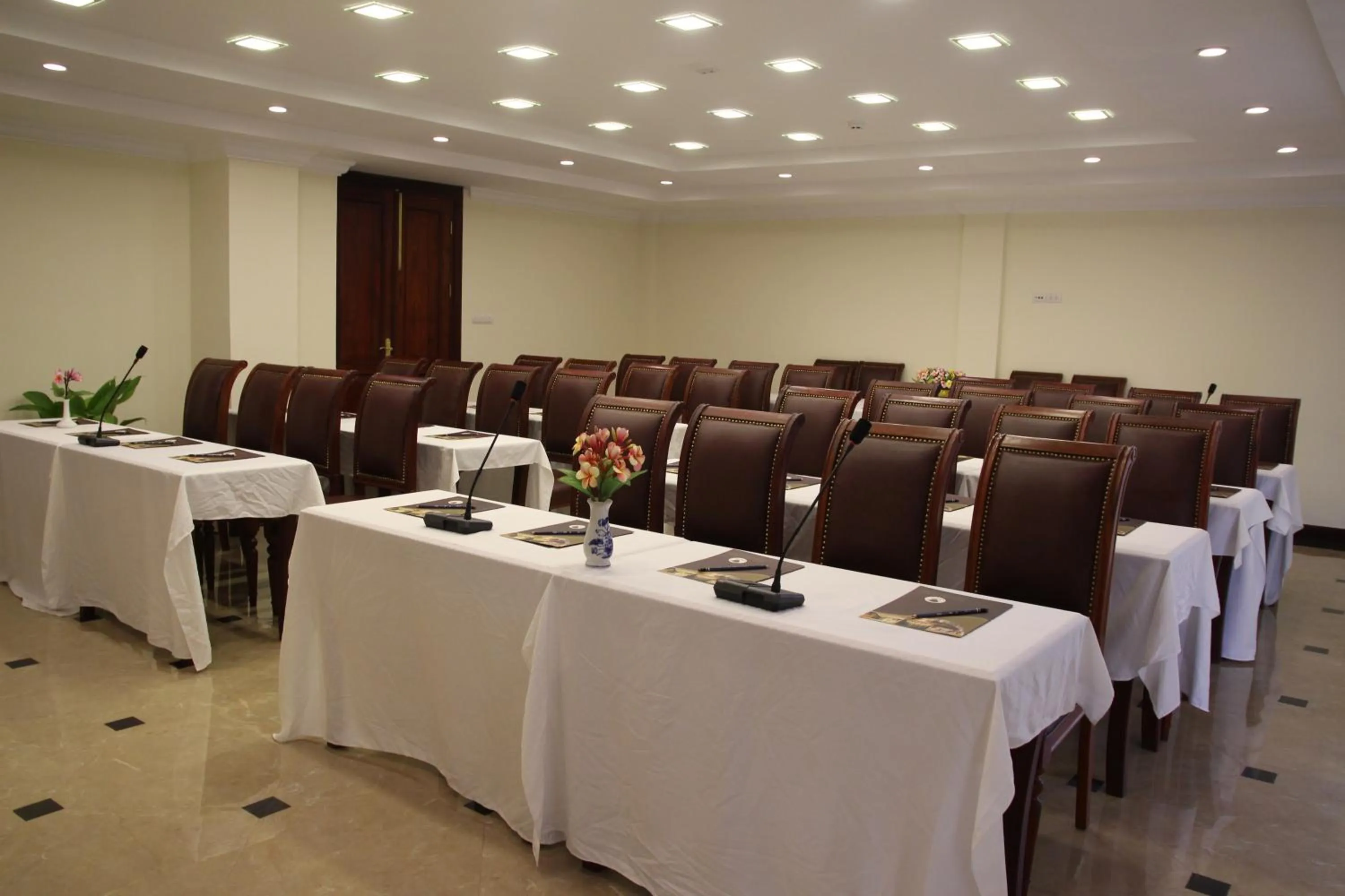 Meeting/conference room in Phasouk Vien Chantra Hotel