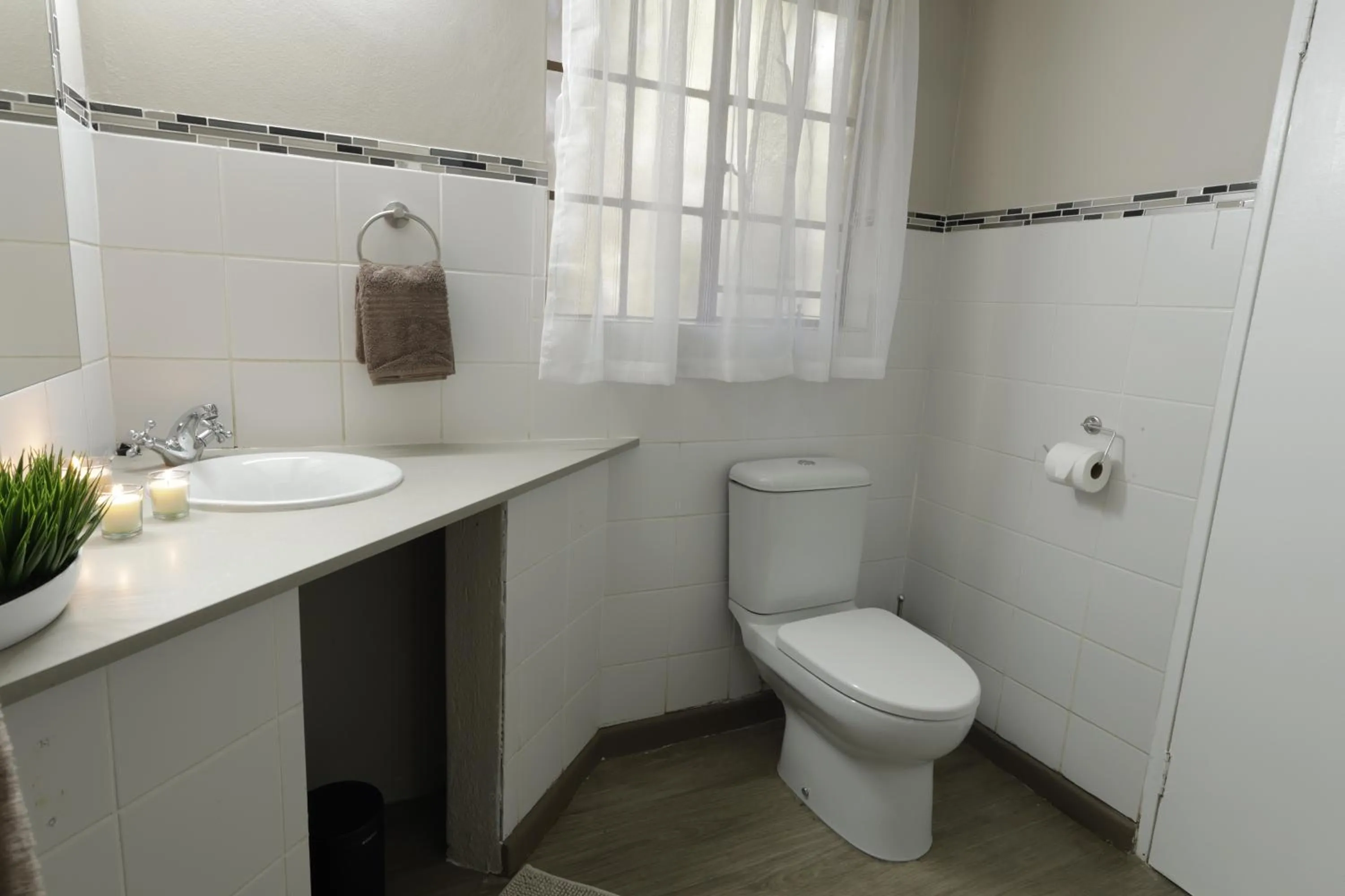 Toilet in Shingalana Guest Lodge