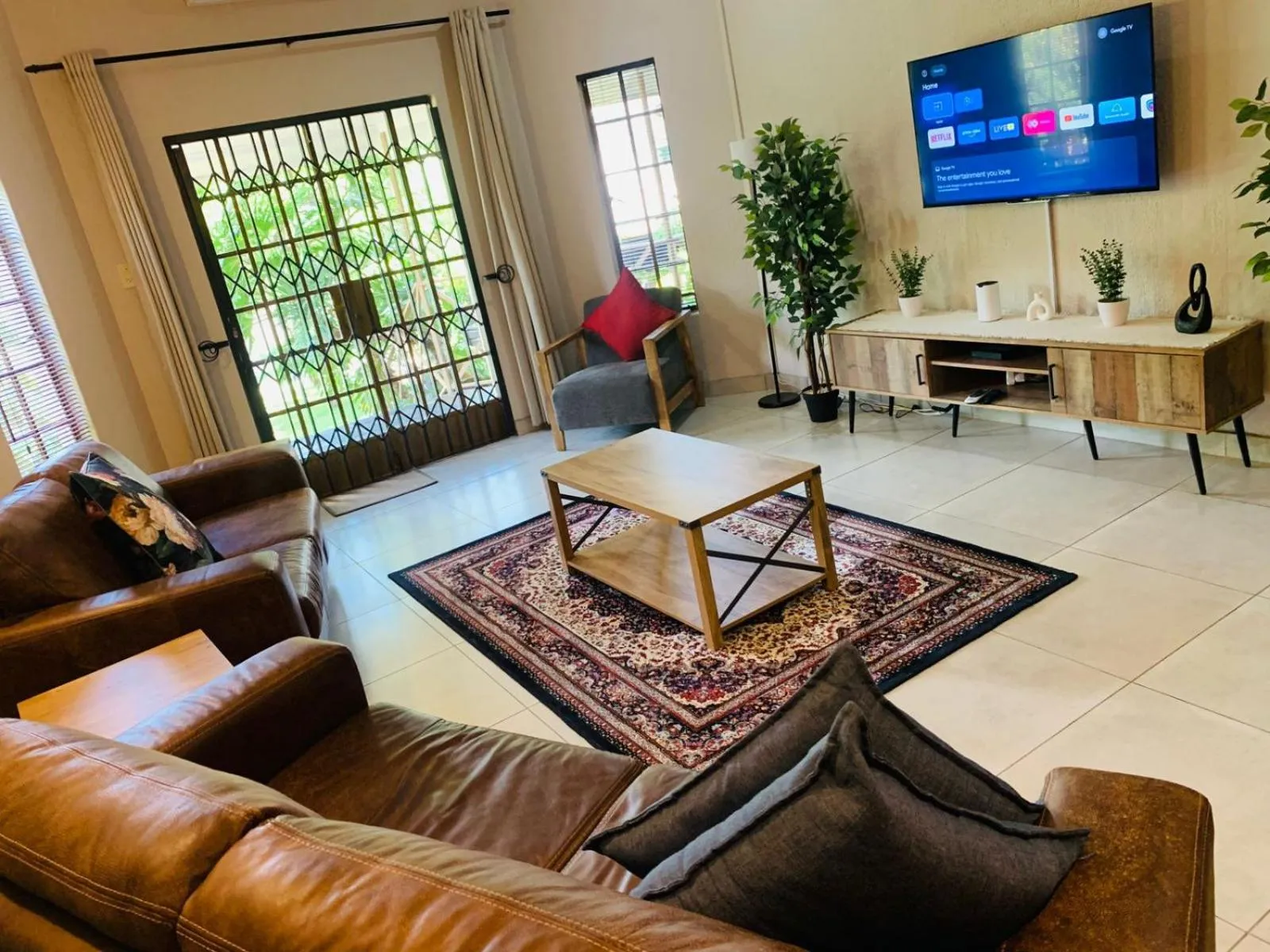 TV and multimedia in Shingalana Guest Lodge