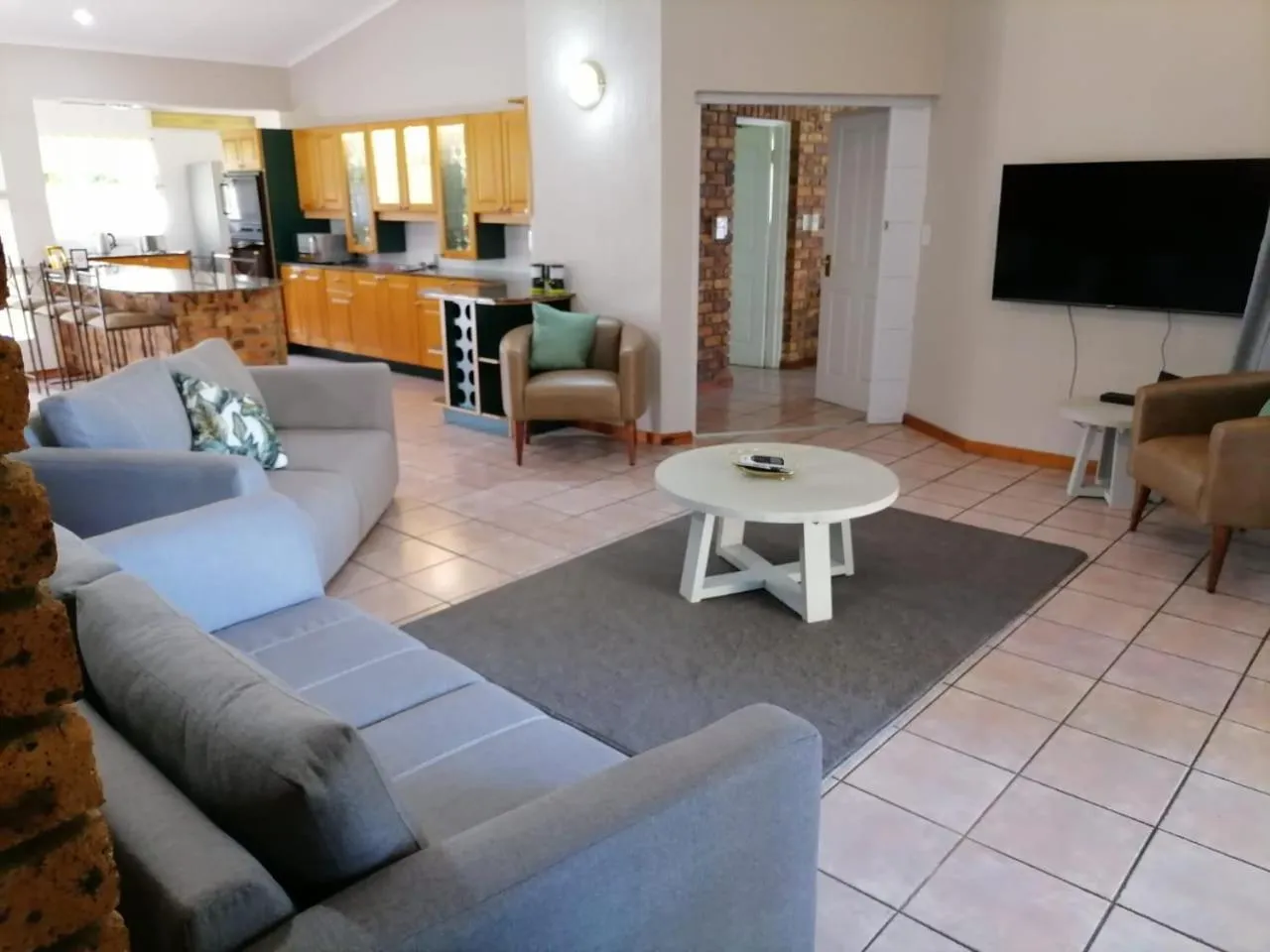 TV and multimedia in Shingalana Guest Lodge