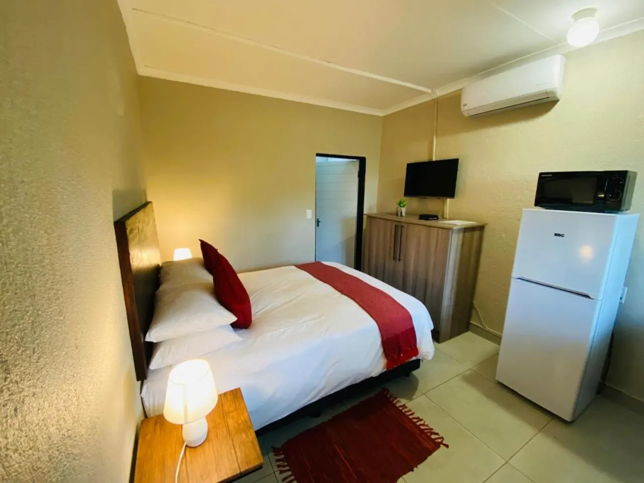 Bed in Shingalana Guest Lodge