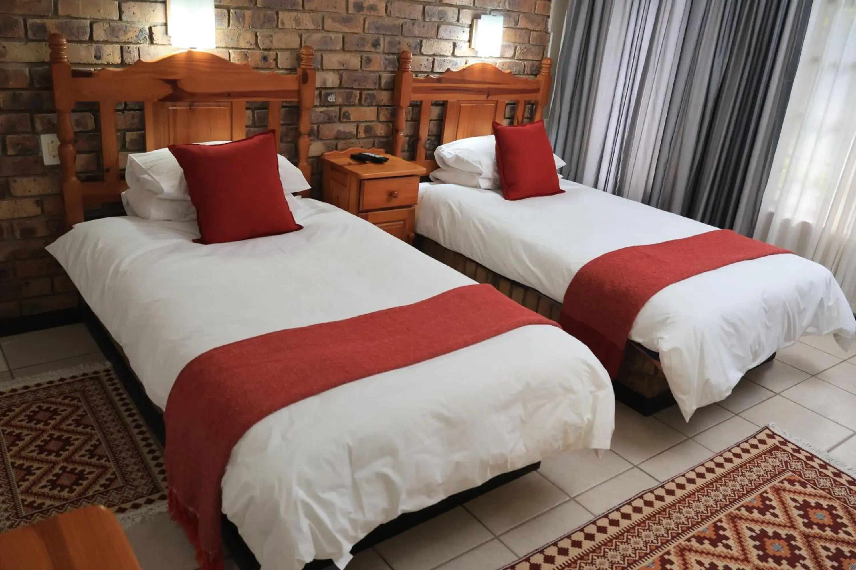 Twin Room with Private Bathroom - single occupancy in Shingalana Guest Lodge Twin Room with Private Bathroom - single occupancy in Shingalana Guest Lodge