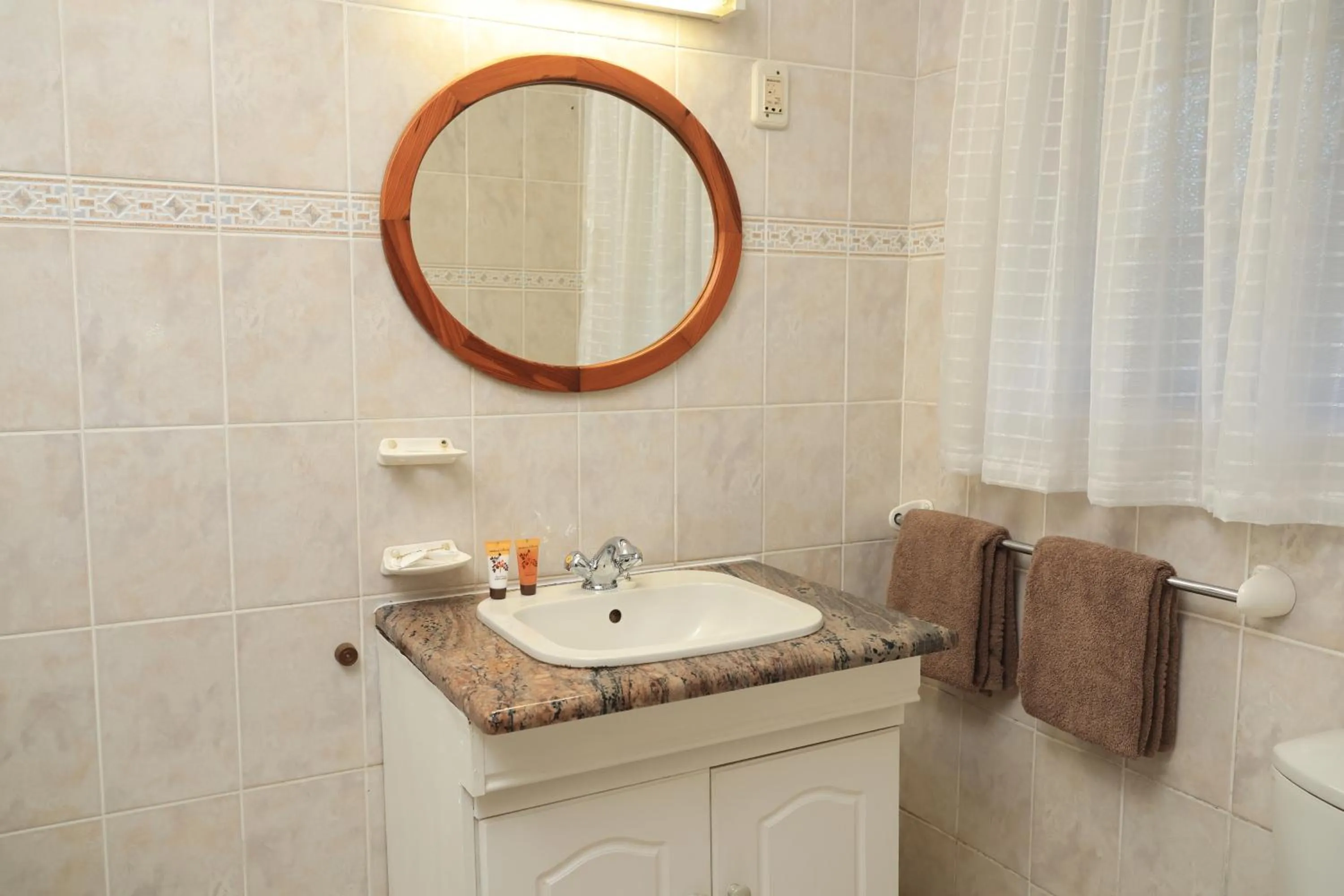 Bathroom in Shingalana Guest Lodge