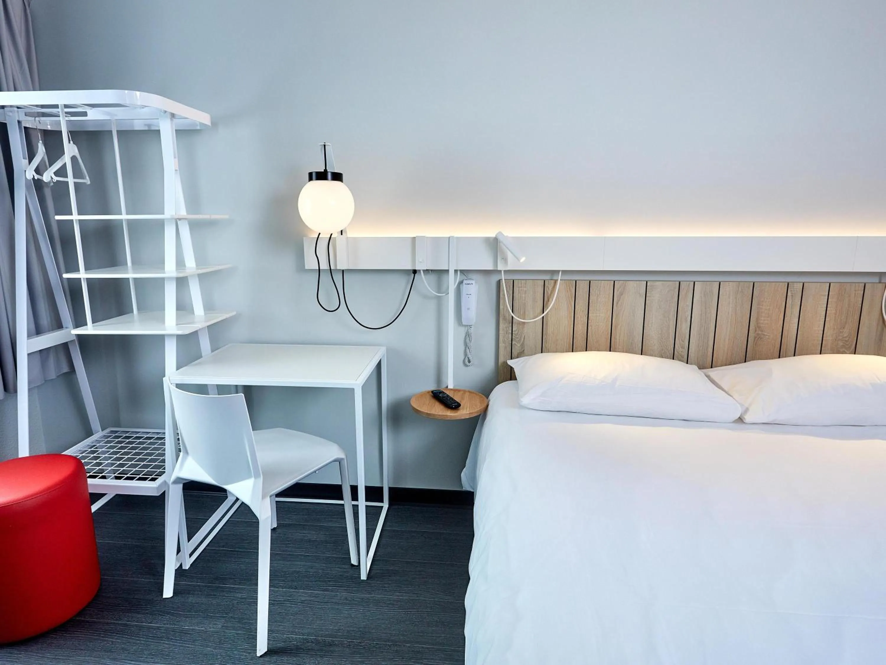 Bedroom, Bed in ibis Auxerre Centre