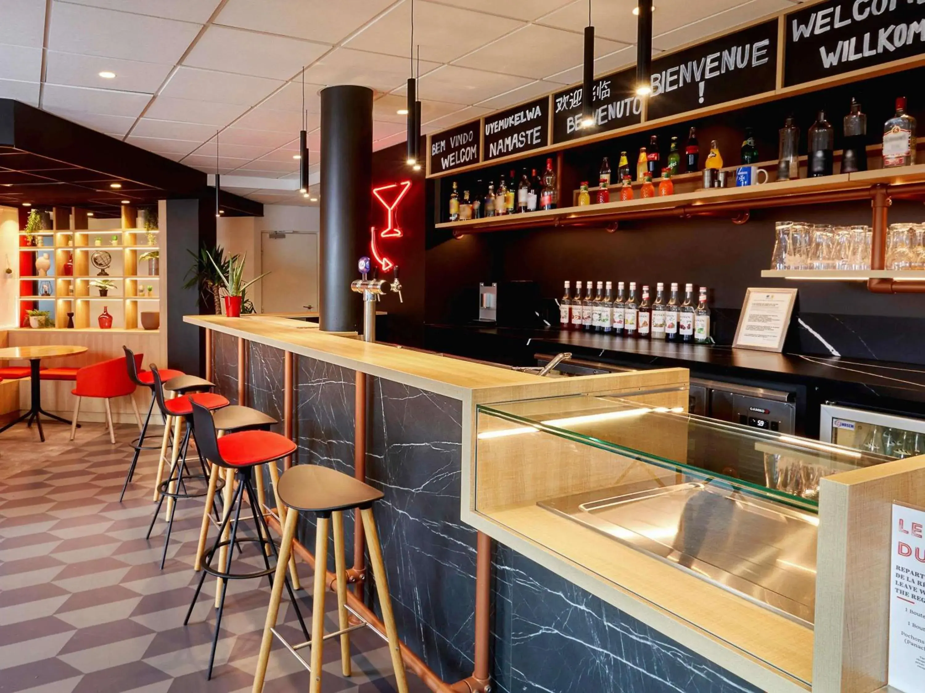 Lounge or bar in ibis Auxerre Centre Lounge or bar in ibis Auxerre Centre