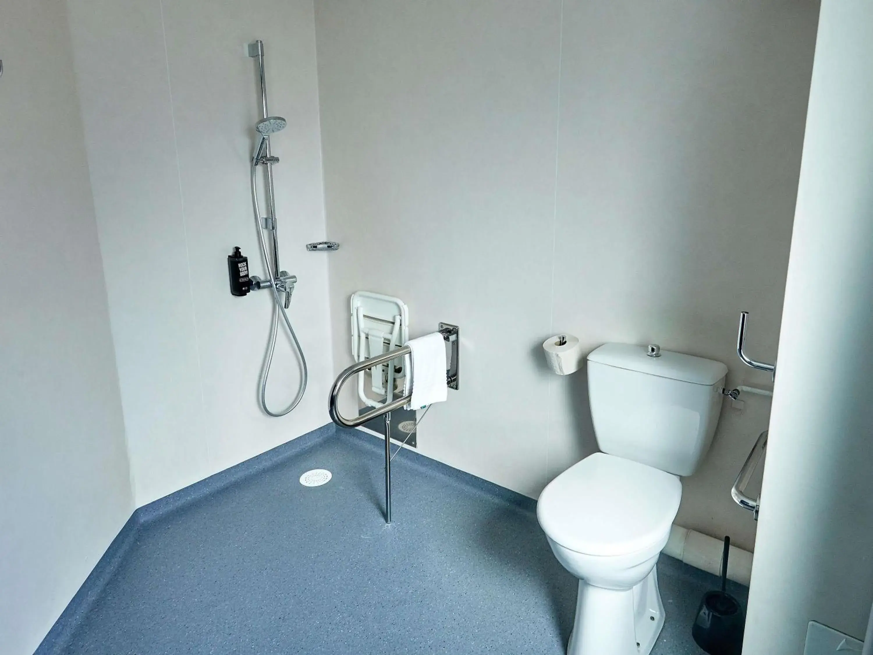 Bedroom in ibis Auxerre Centre Bedroom in ibis Auxerre Centre