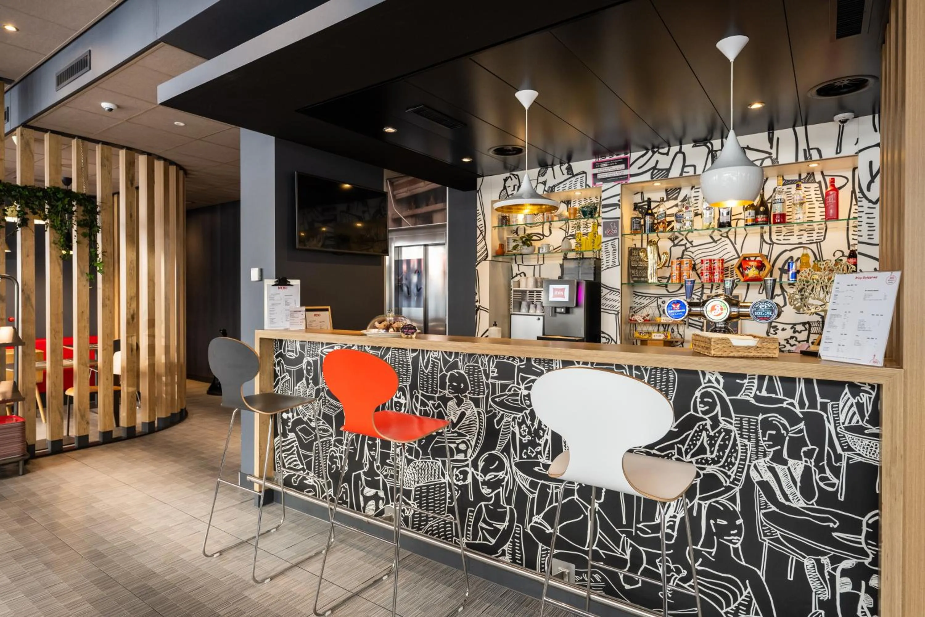 Lounge or bar in ibis Geneve Centre Lac