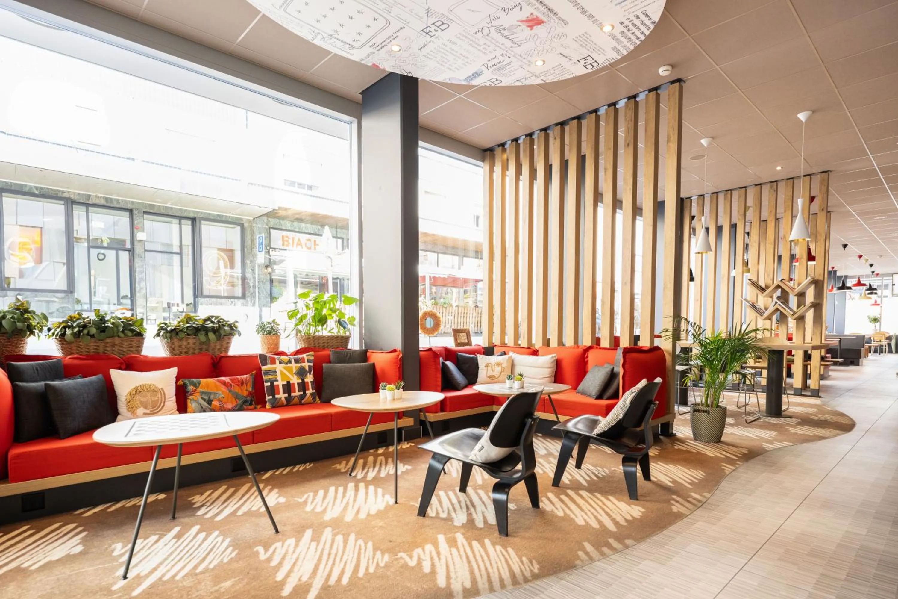 Lobby or reception in ibis Geneve Centre Lac
