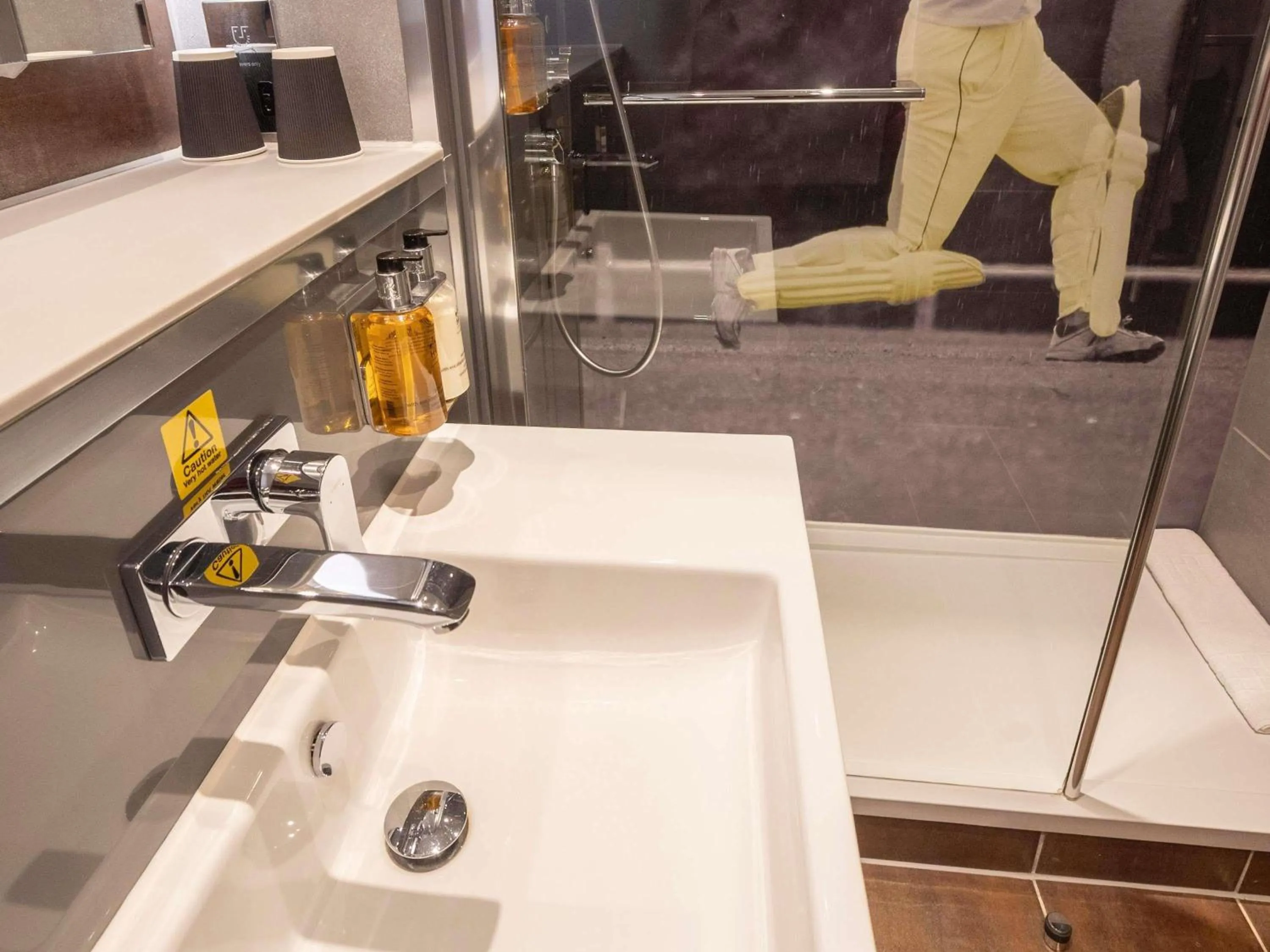 Bedroom in ibis Styles Leeds City Centre Arena